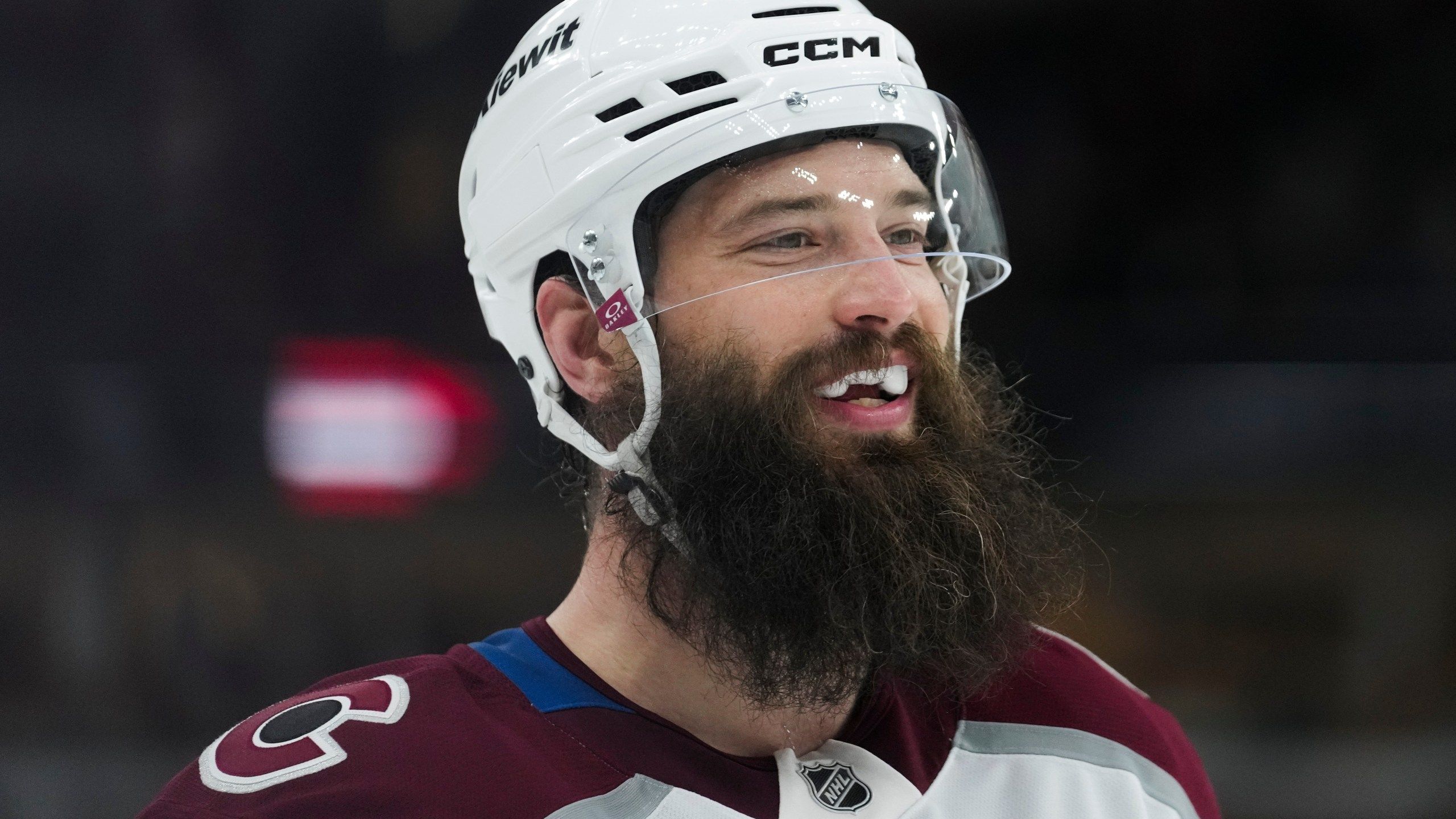 2560x1440 Avs defenseman Brent Burns becomes 2nd in NHL history to skate in 000 consecutive games