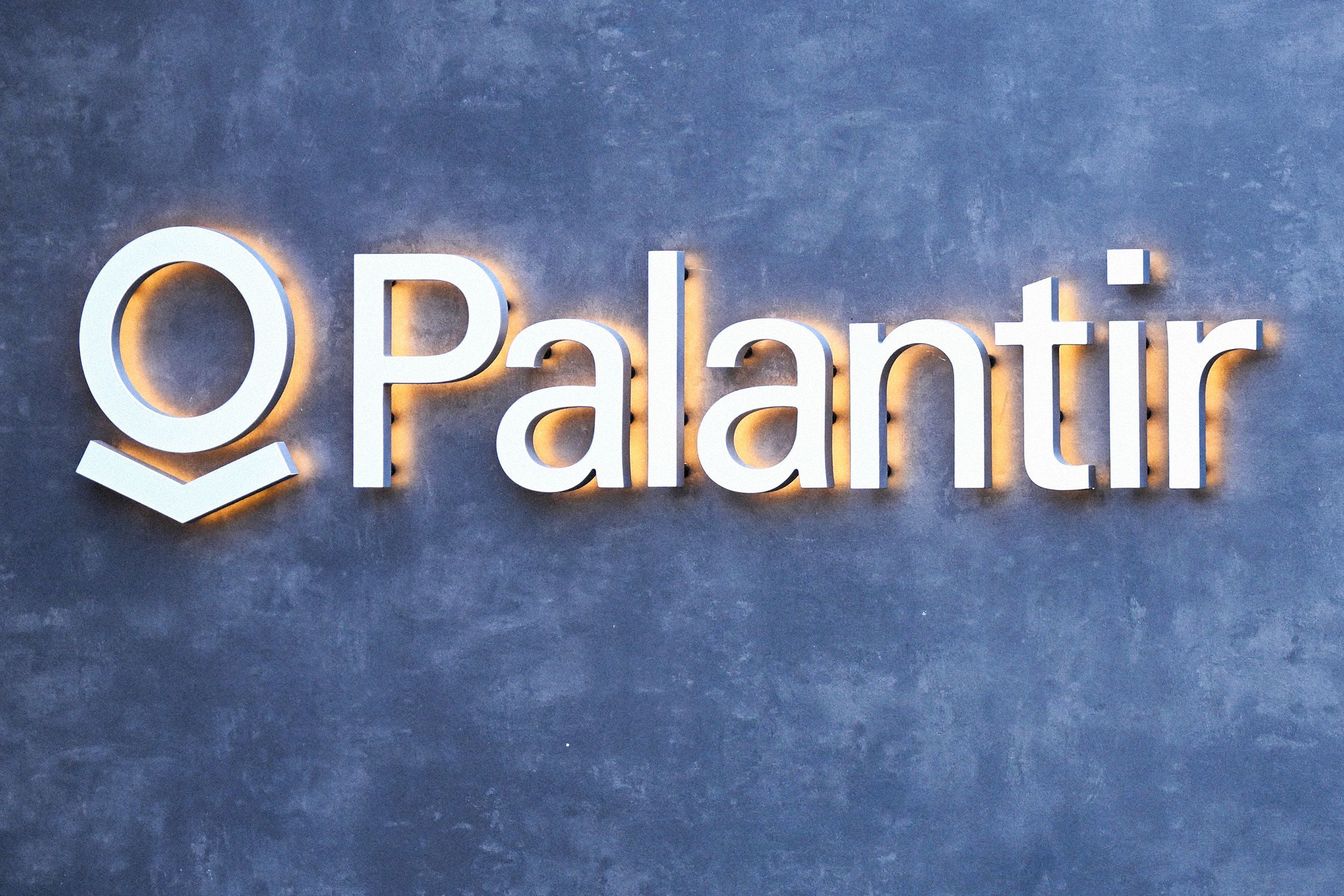 2500x1667 Palantir Demos Show How the Military Could Use AI Chatbots to Generate War Plans