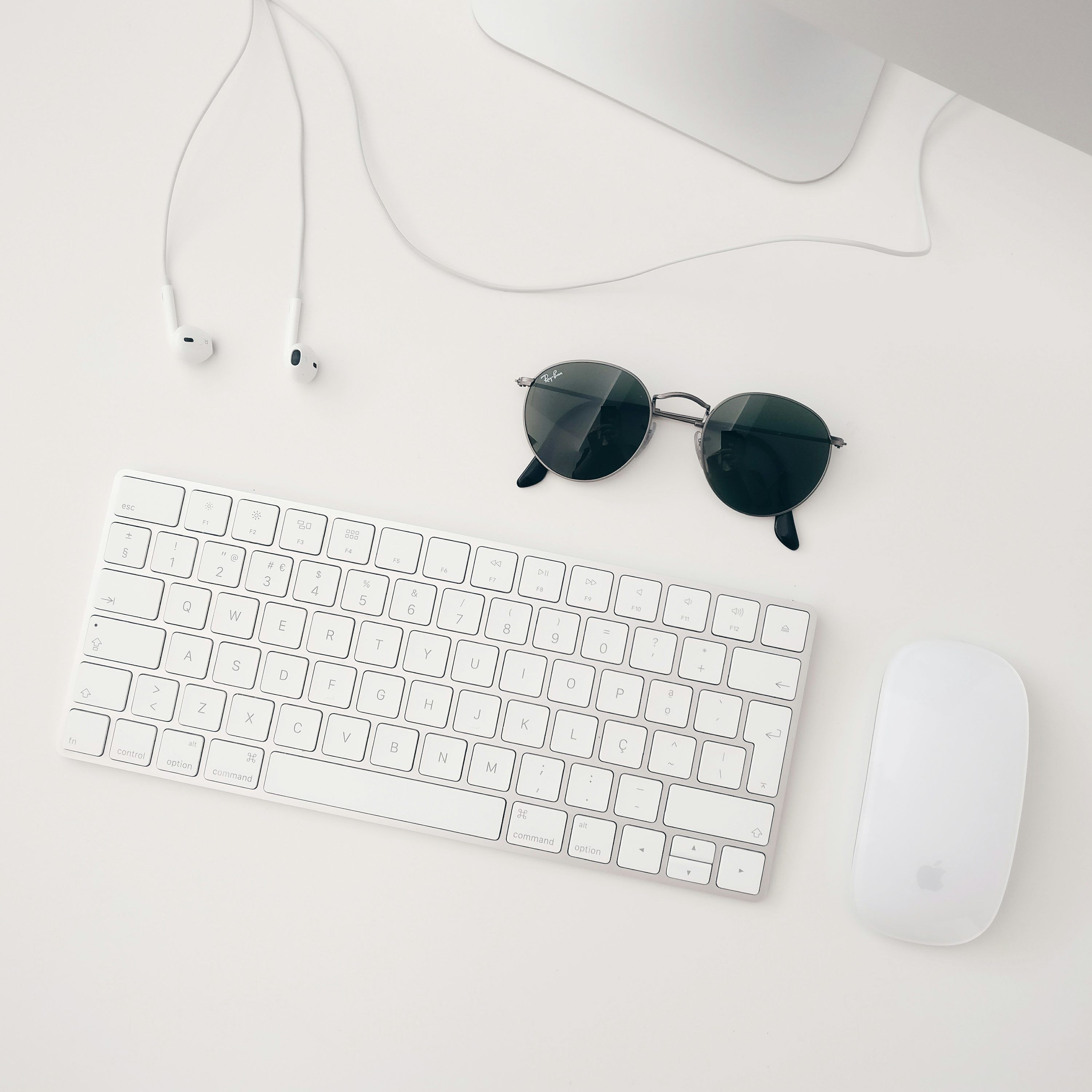3000x3000 White Keyboard Picture. Download Free Image