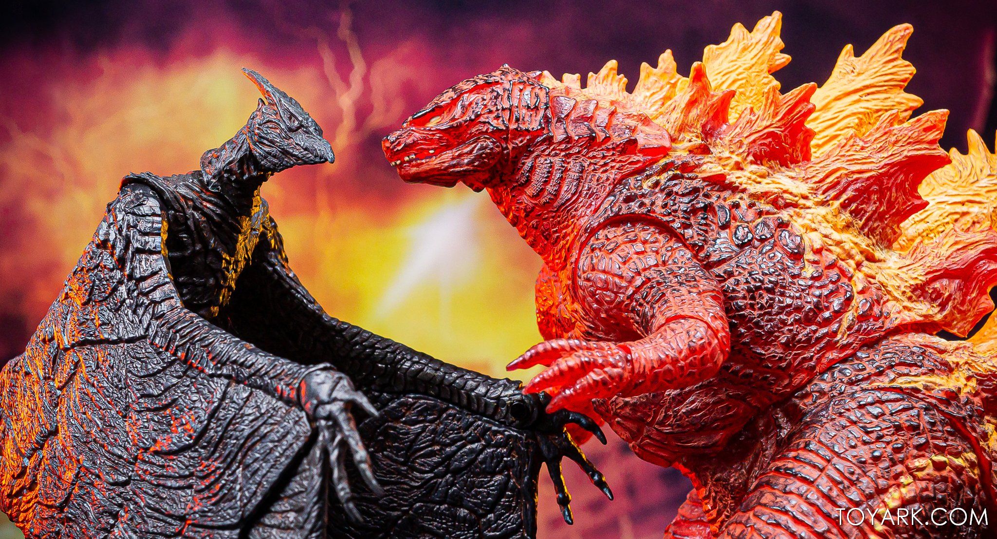 2048x1108 Godzilla: King of the Monsters Godzilla by NECA Photo Shoot