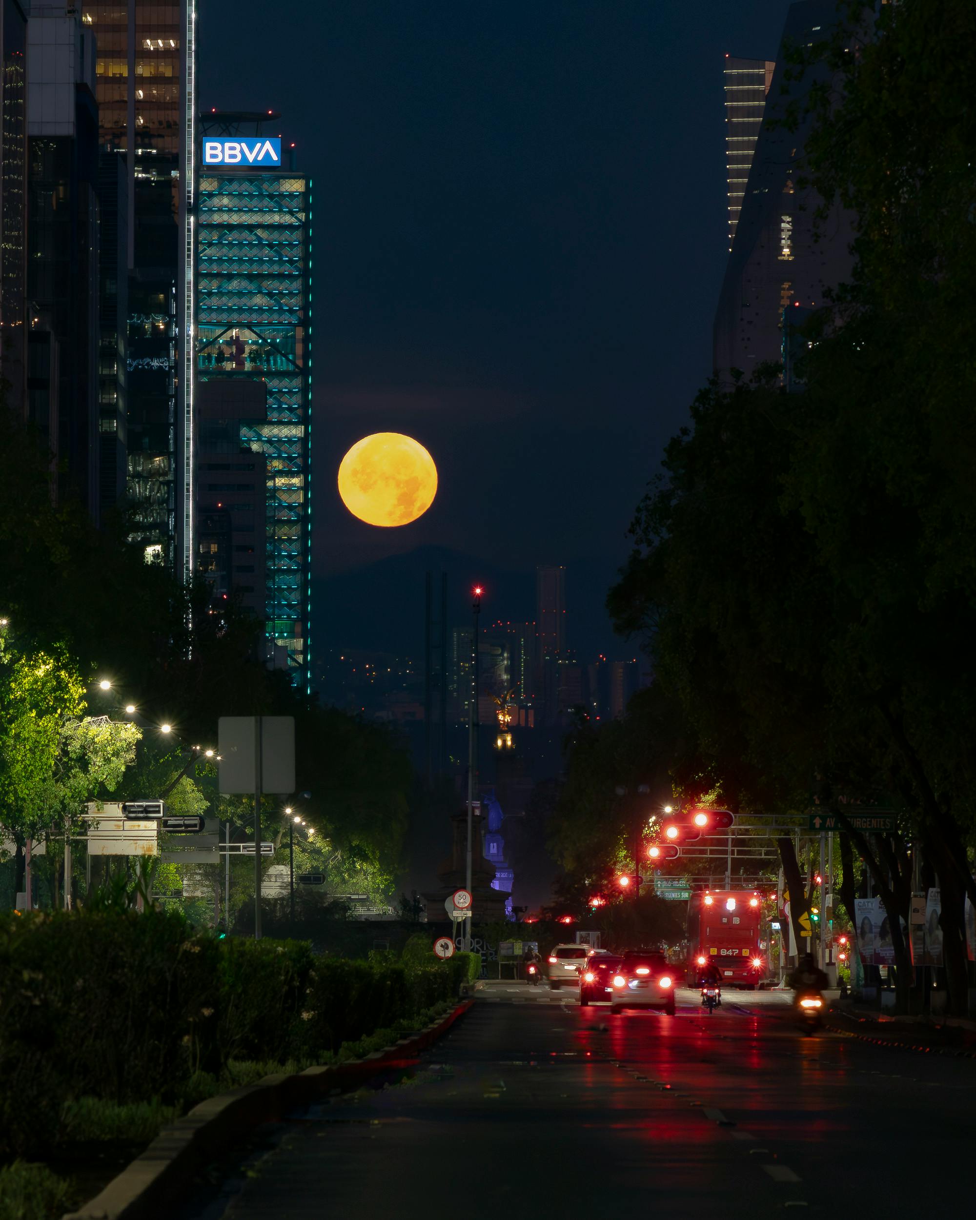 2000x2500 Full Moon over City at Night · Free