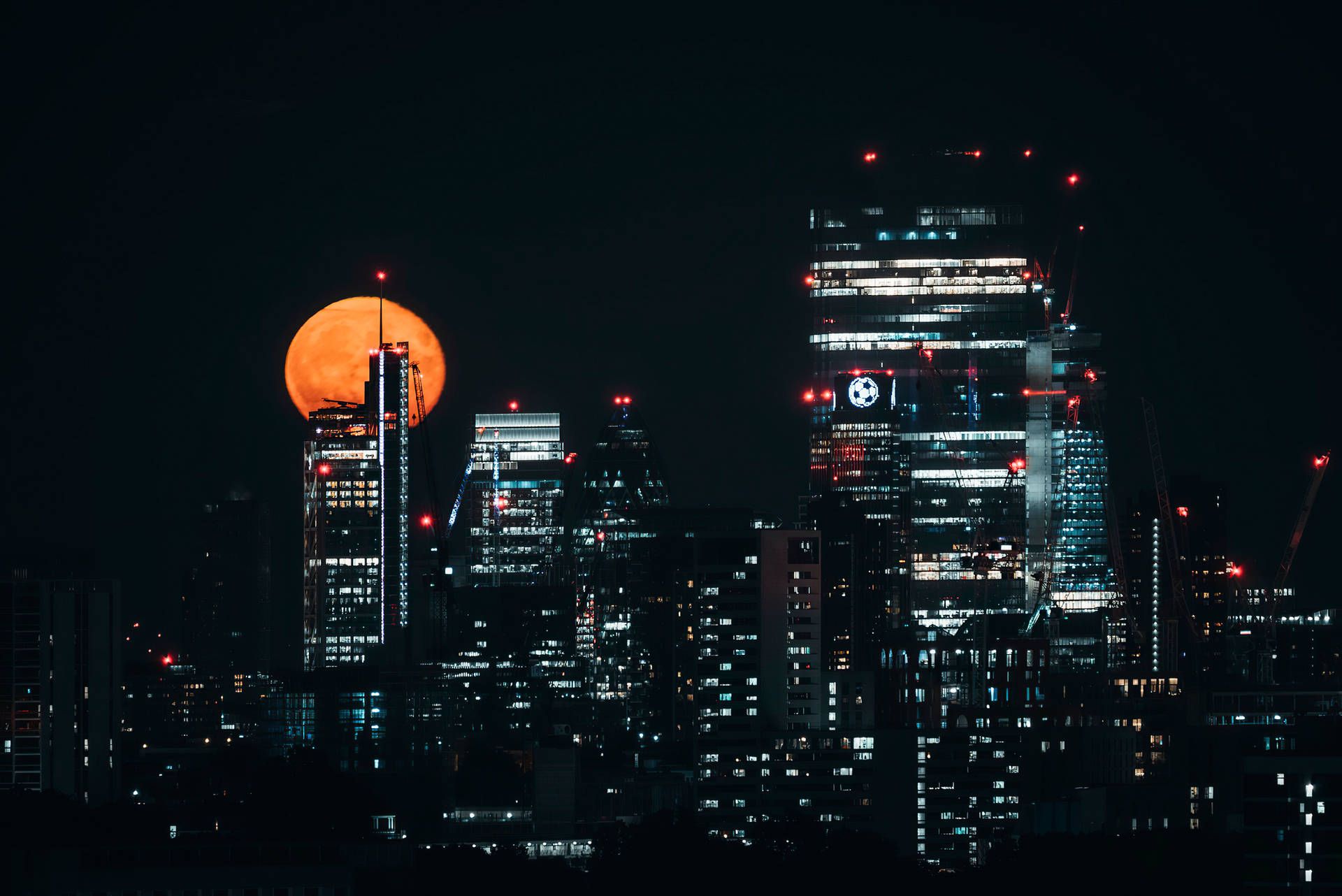 1920x1282 Aesthetic Moon Background