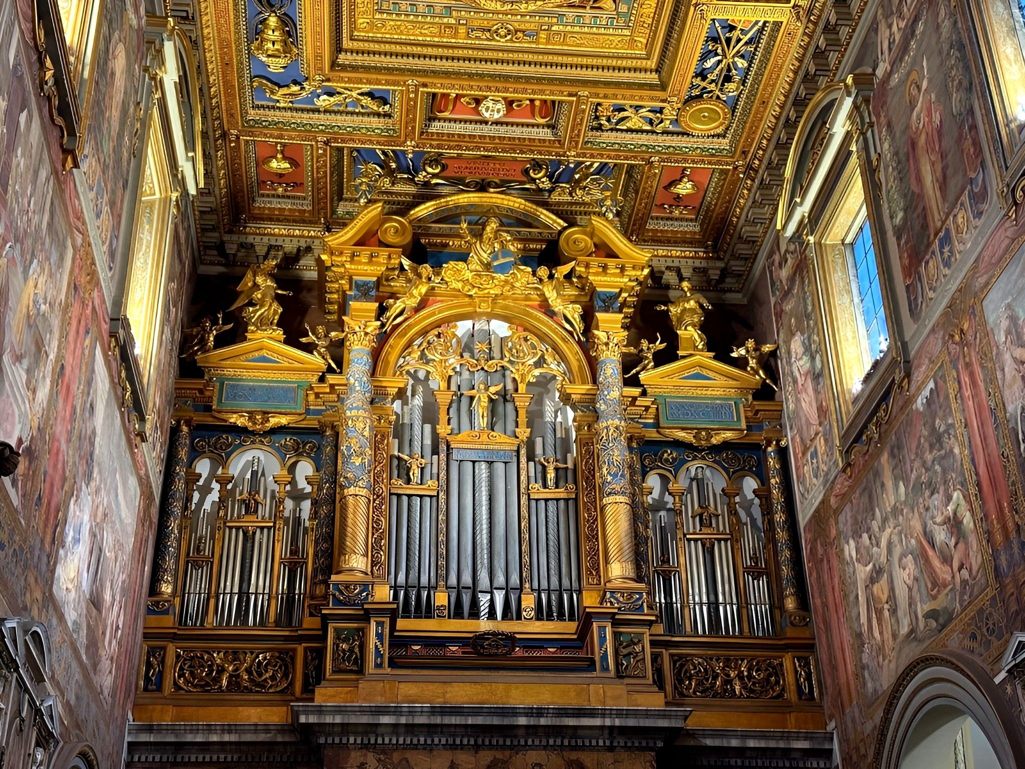 2048x1536 Roma, Basilica di San Giovanni in Laterano (Organo Biagi). Pipe Organ Map