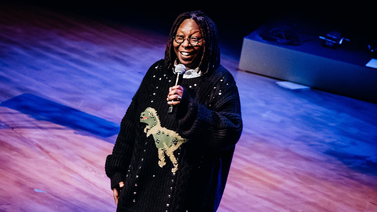 1600x900 Whoopi