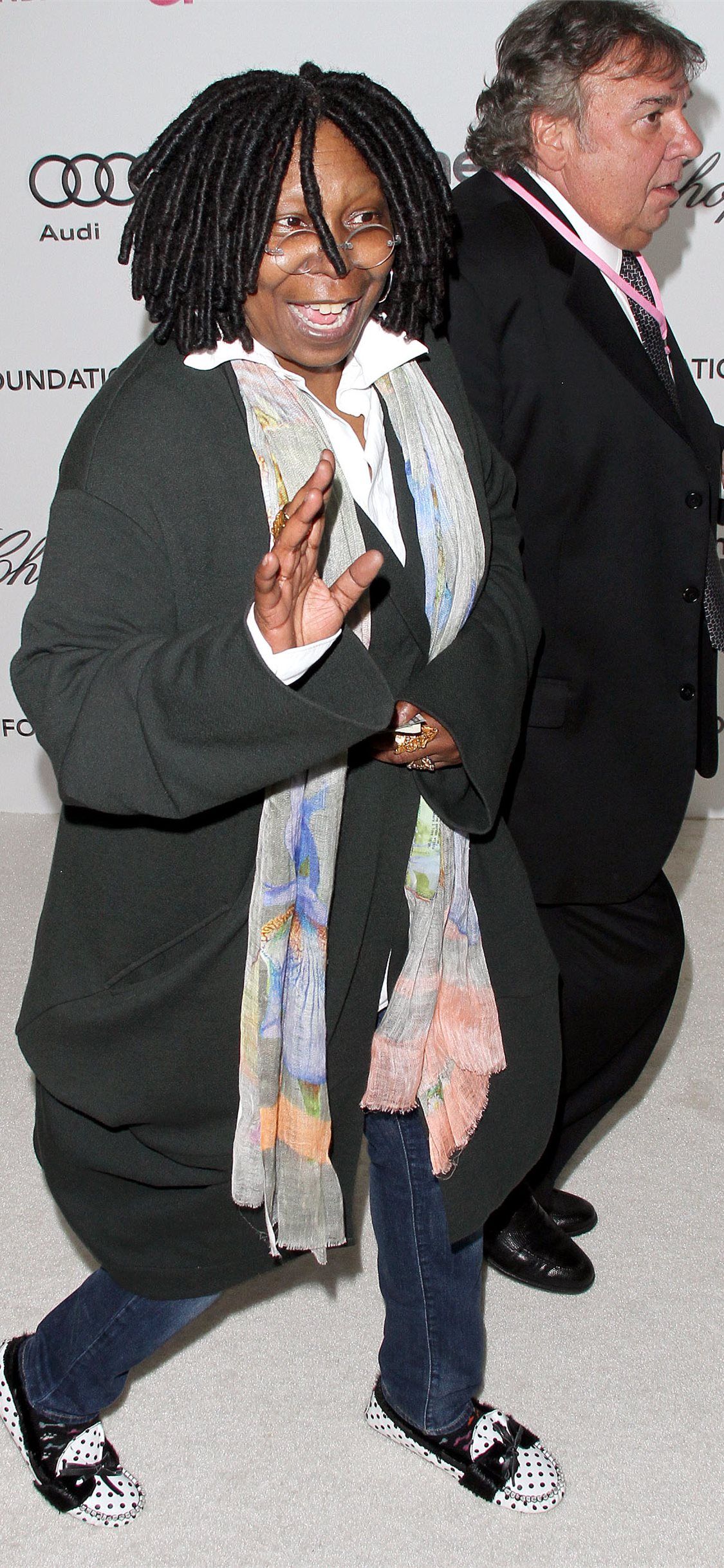 1125x2436 whoopi goldberg iPhone Wallpaper Free Download