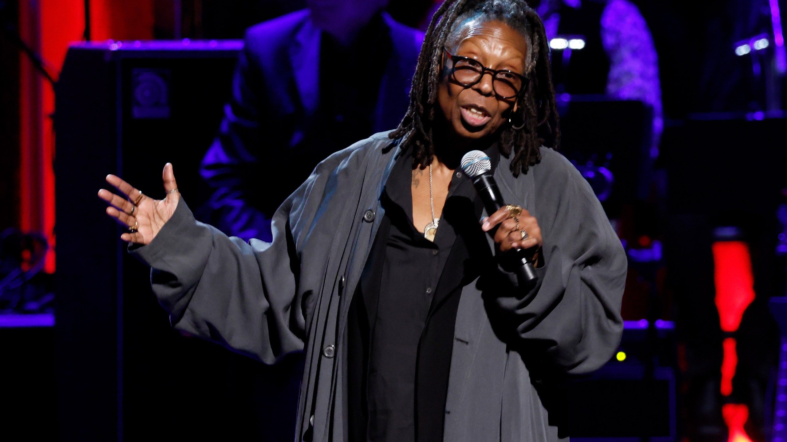 2560x1440 The earnings and successes of Whoopi Goldberg