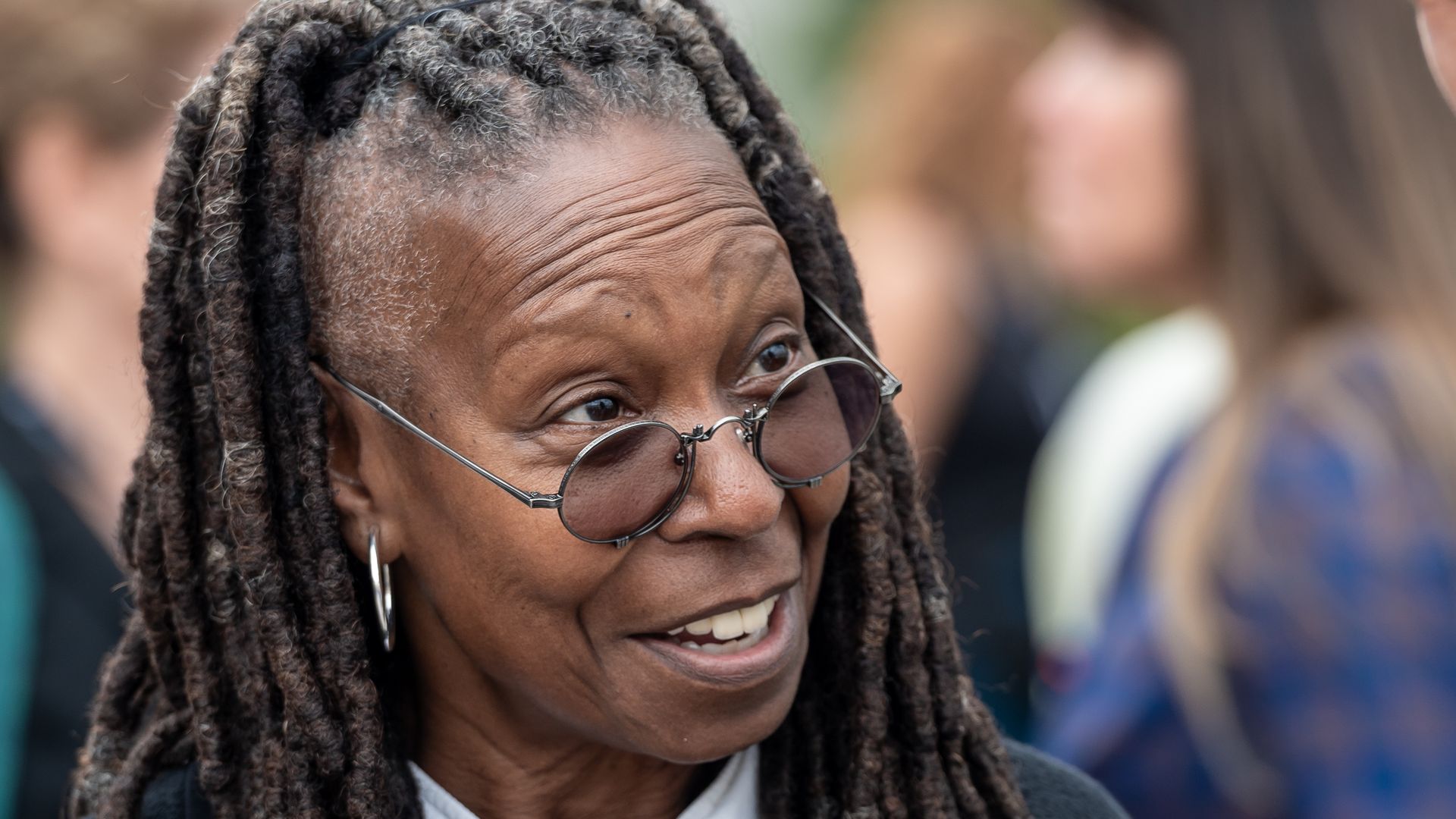 1920x1080 Whoopi Goldberg quips about her three failed marriages