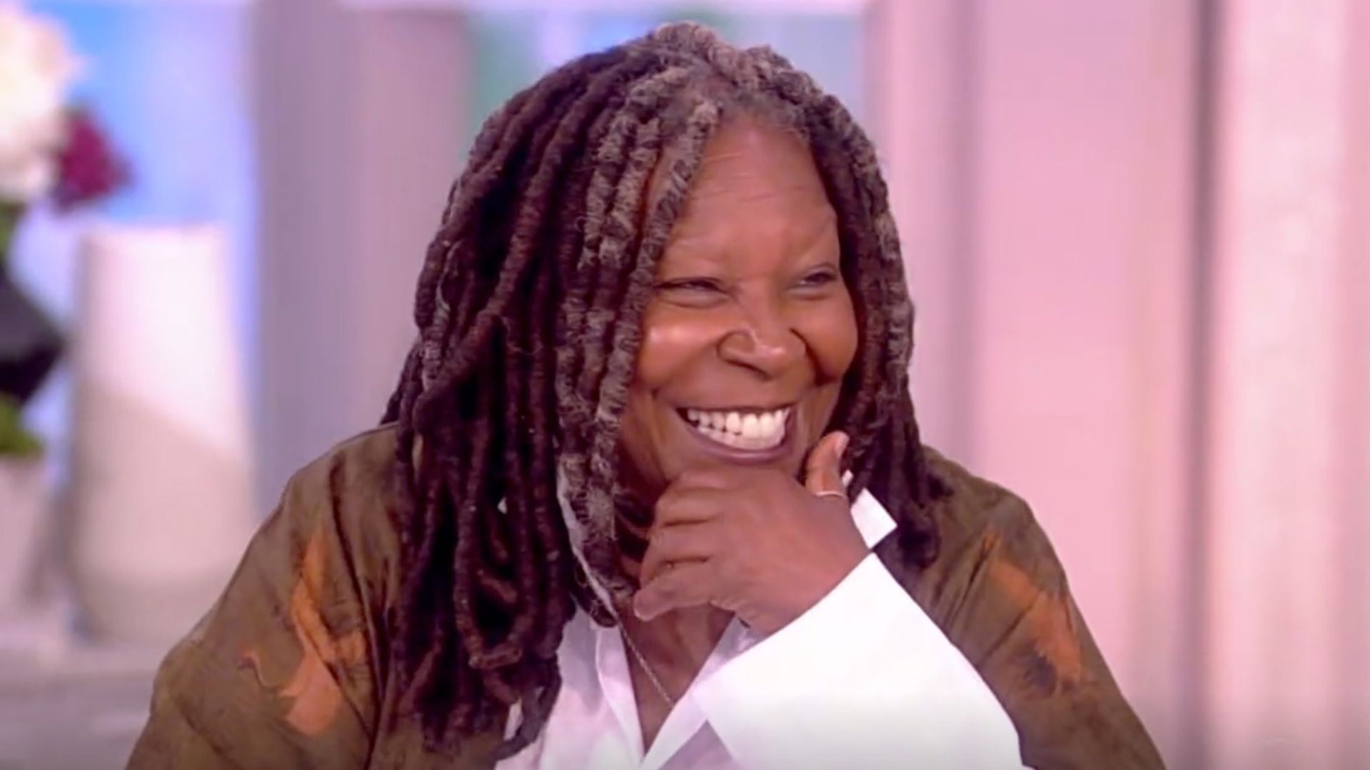 1920x1080 The View's Whoopi Goldberg says host 'looks like she came from under a building' after embarrassing wardrobe malfunction
