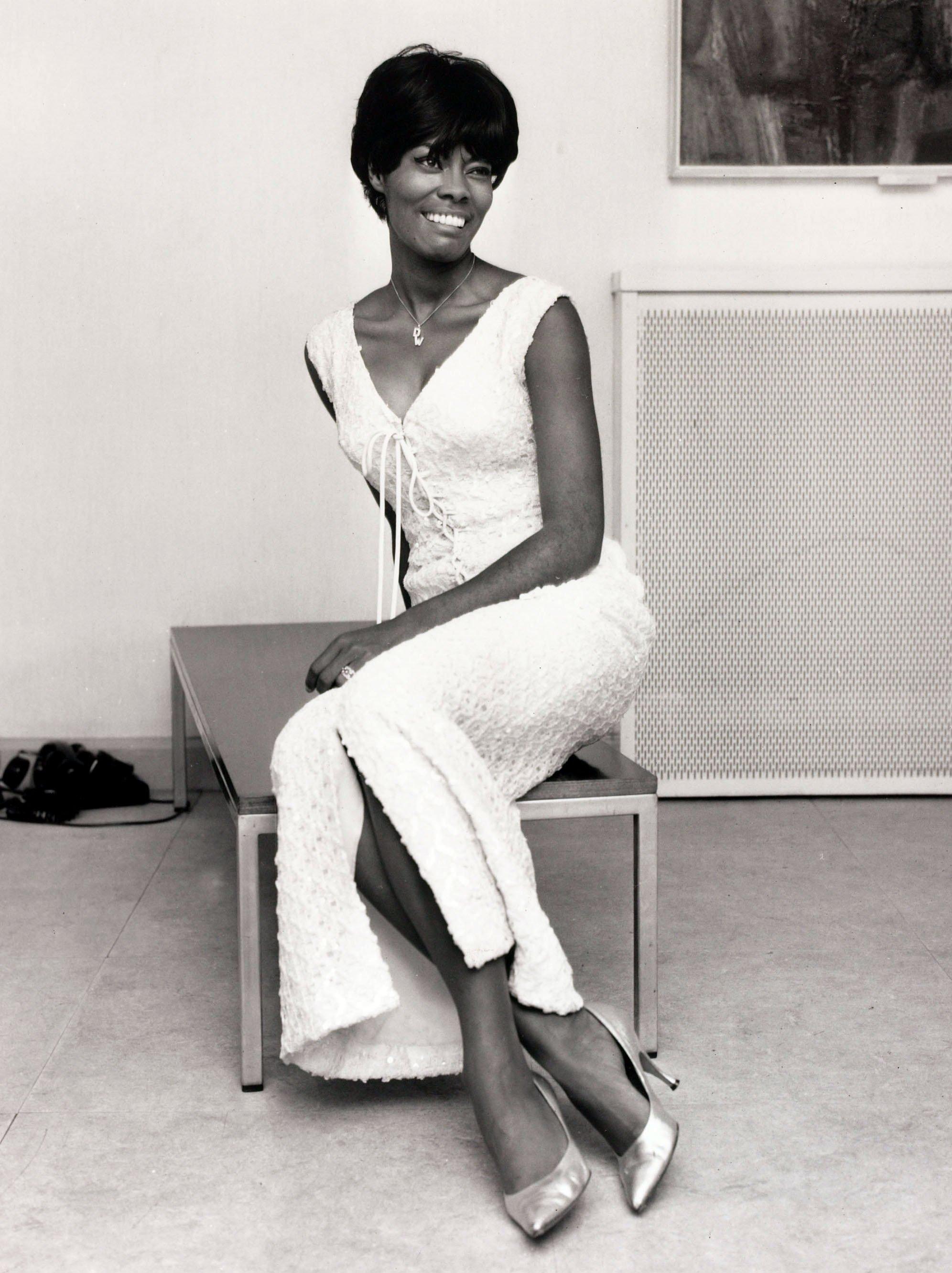 1992x2663 The Making Of Dionne Warwick's Walk On By