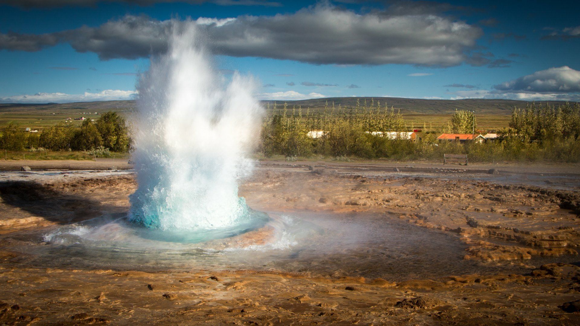 1920x1080 Majestic Geyser Eruption: Stunning HD Nature Wallpaperx1080