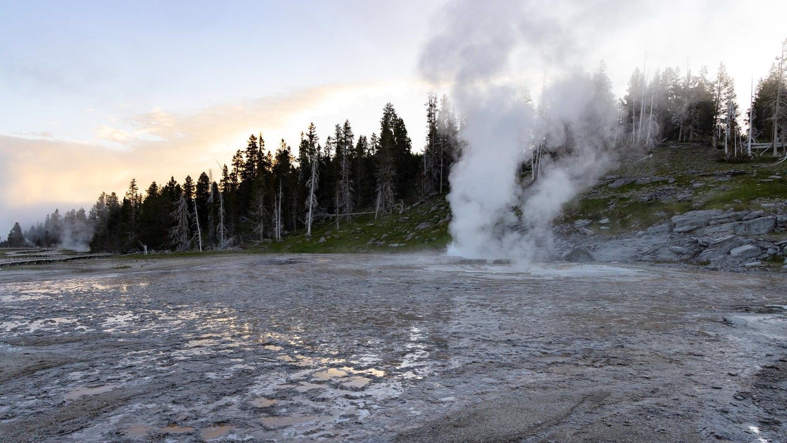 1600x900 Turban Geyser (U.S. National Park Service)
