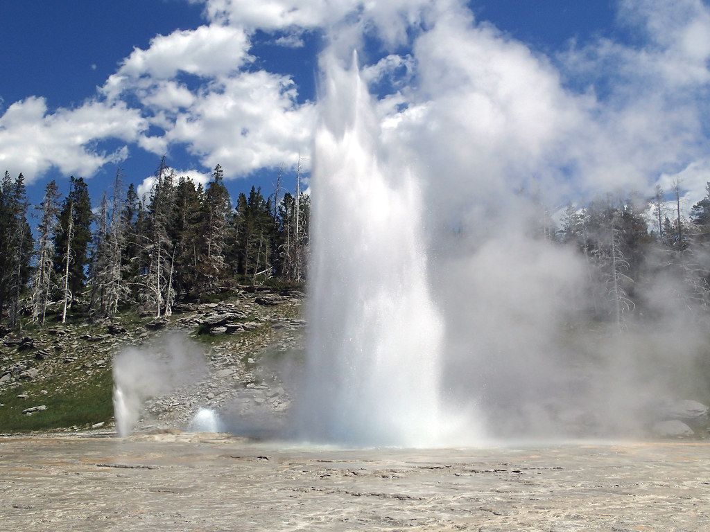1024x768 Grand Geyser Eruption (12.44 12.55 PM, 8 July 2014) 06