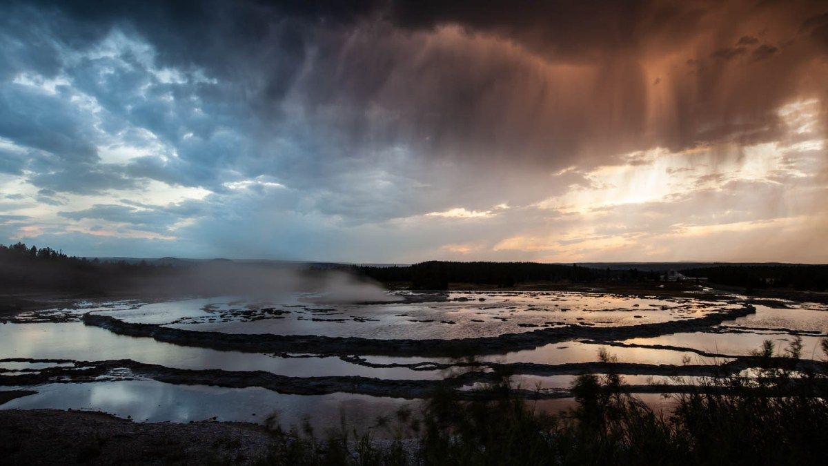 1200x675 Sunset at the Great Fountain Geyser in Yellowstone