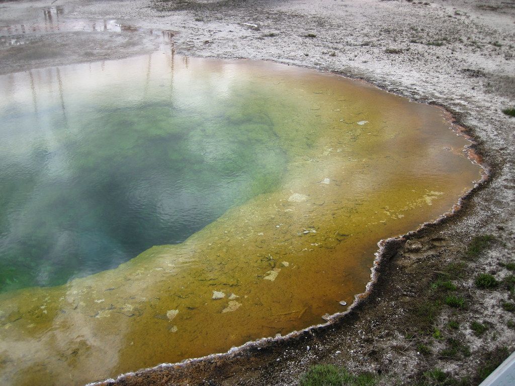 1024x768 Morning Glory Pool (late afternoon, 31 May 2013) 11