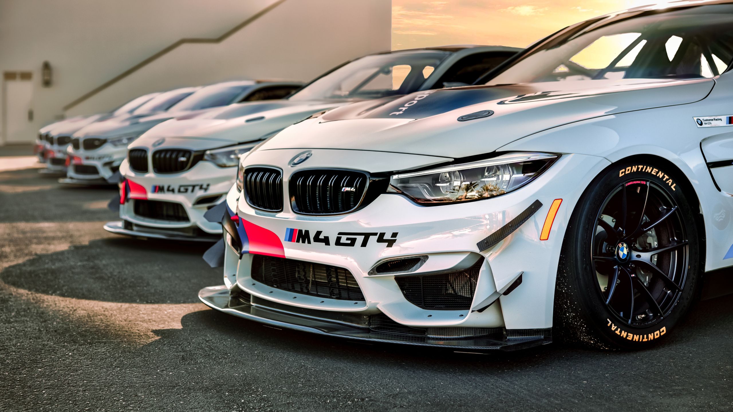 2560x1440 High Power Heaven: Putting The BMW M4 GT4 Through Its Paces