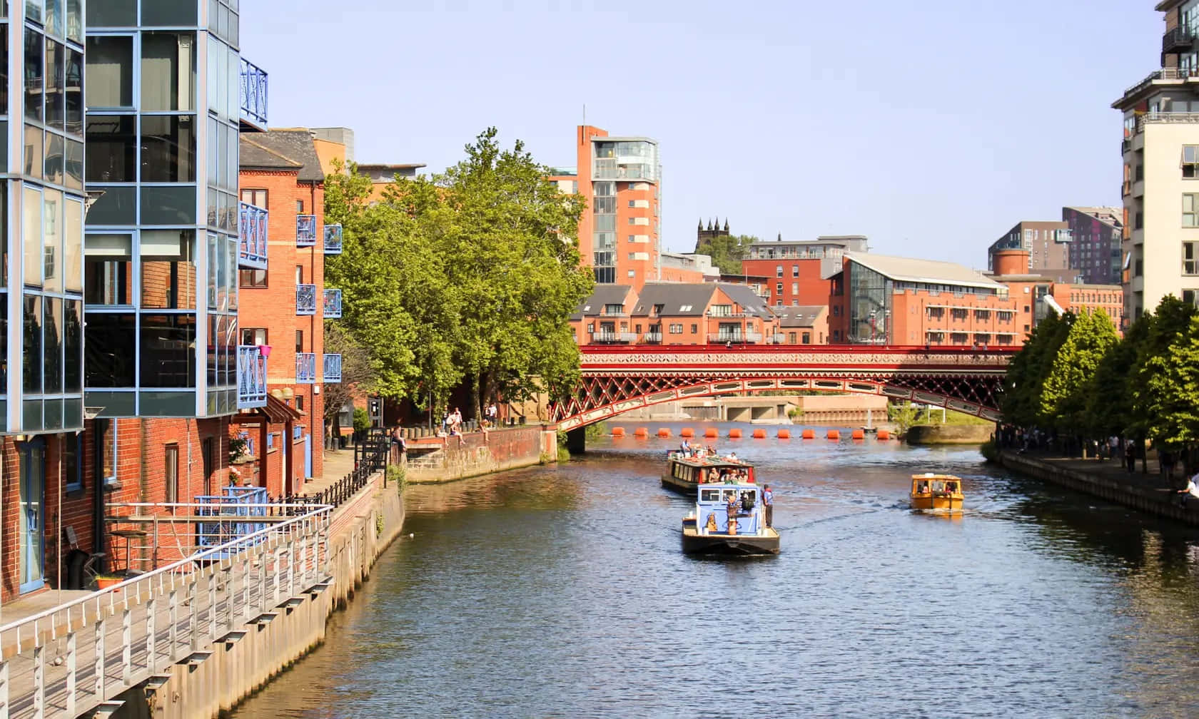 1680x1008 Download Stunning View Of Leeds Downtown Skyline At Dusk Wallpaper