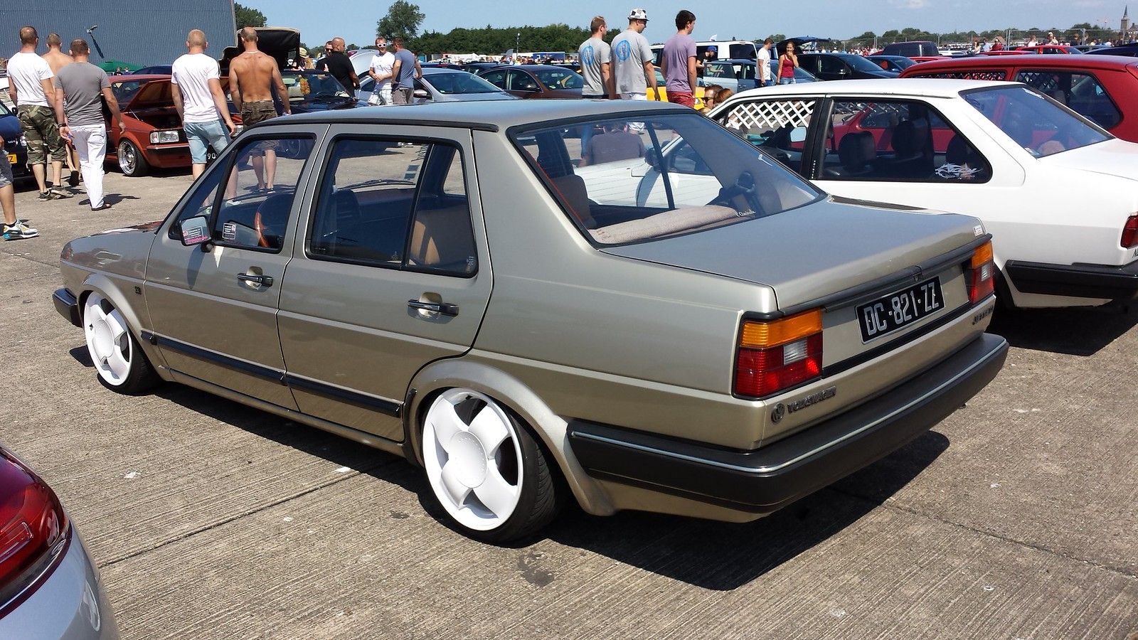 1600x900 VW Jetta 2