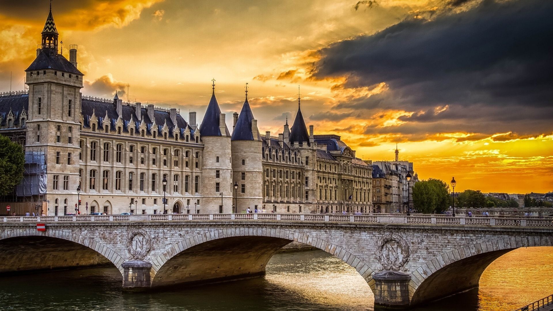 1920x1080 European Architecture Wallpaper