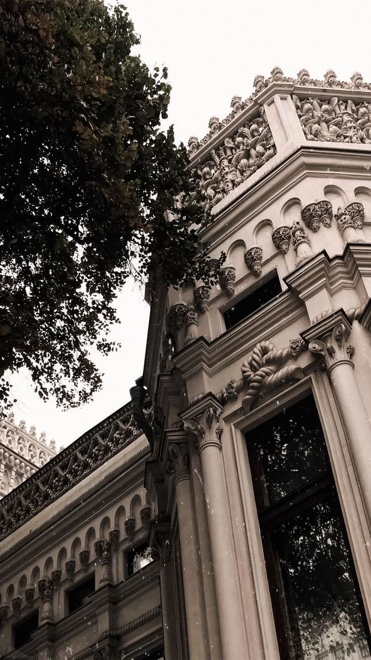 736x1307 European Architecture Wallpaper