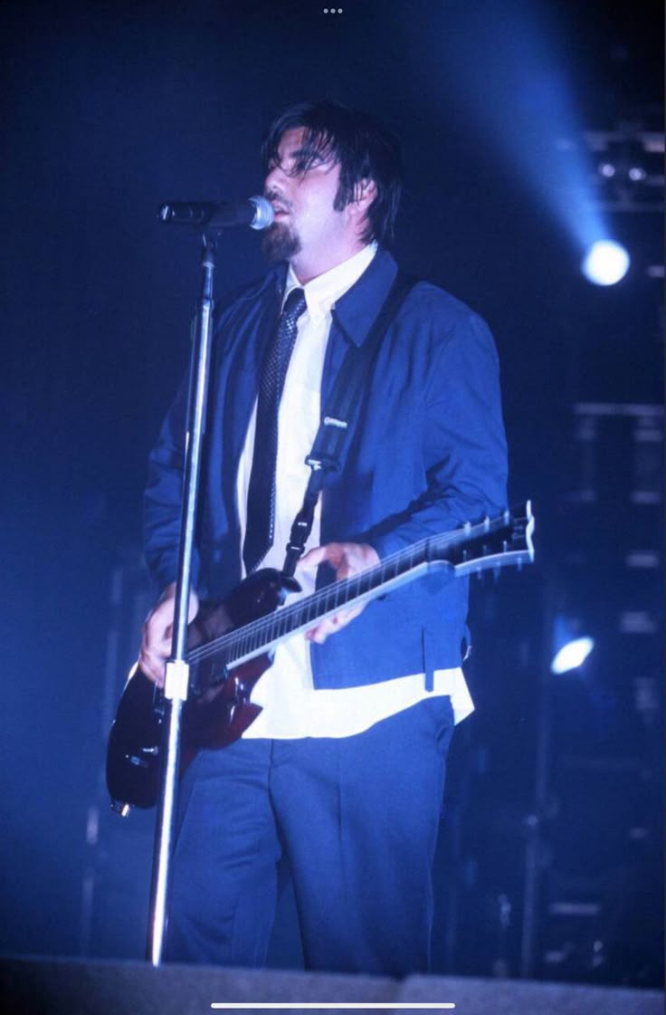 736x1121 chino moreno