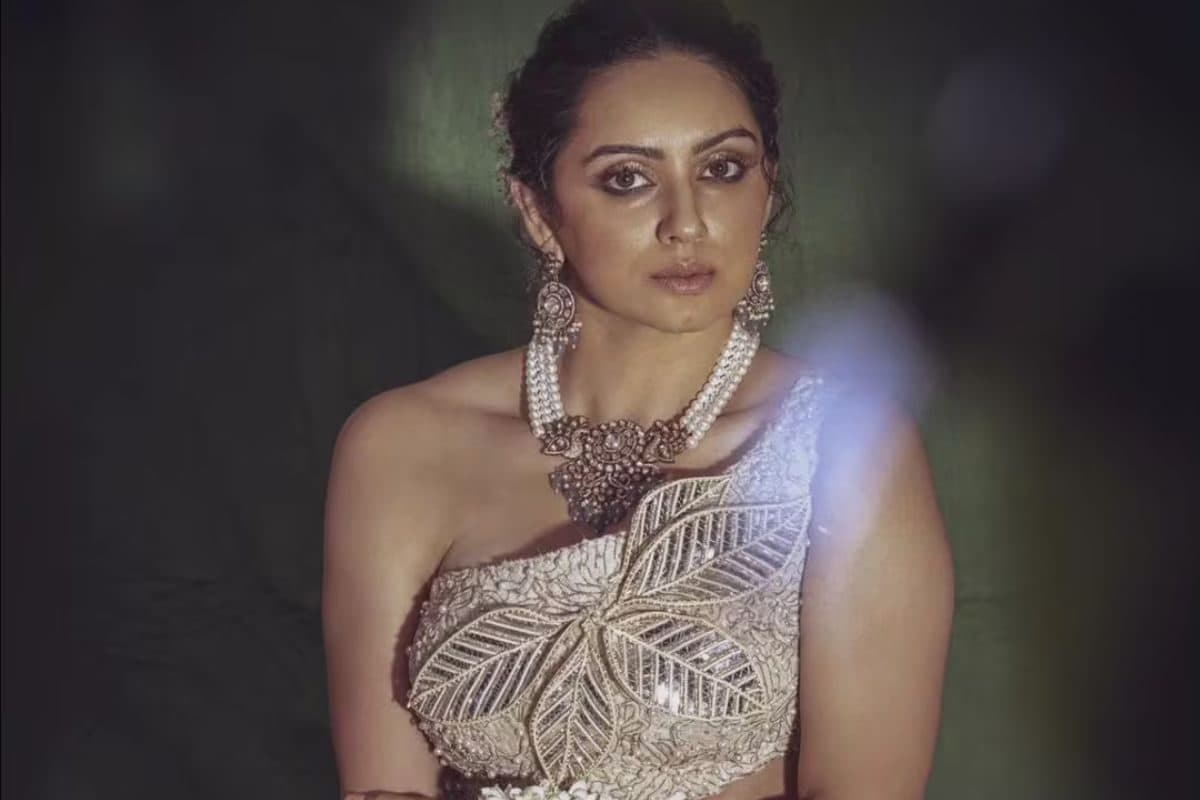 1200x800 Shruti Marathe Paints A Dreamy Picture In An Offbeat Ethnic Ensemble