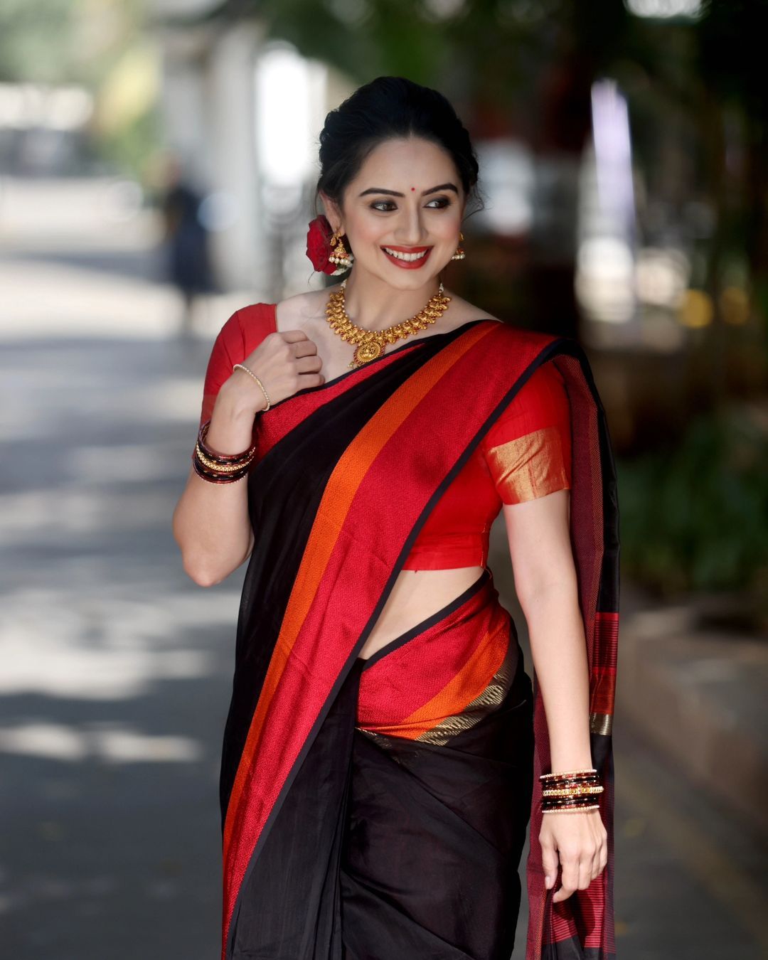 1080x1350 Video: सिल्क साडीमध्ये मनमोहक श्रुती मराठे. Marathi Actress Shruti Marathe Wearing Orange And Pink Shade Saree See Beautiful Photo Pvp 97 Visual Stories. Latest Visual Stories in Marathi at