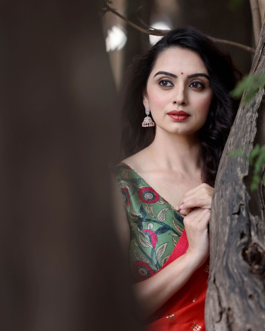 1080x1350 Video: सिल्क साडीमध्ये मनमोहक श्रुती मराठे. Marathi Actress Shruti Marathe Wearing Orange And Pink Shade Saree See Beautiful Photo Pvp 97 Visual Stories. Latest Visual Stories in Marathi at