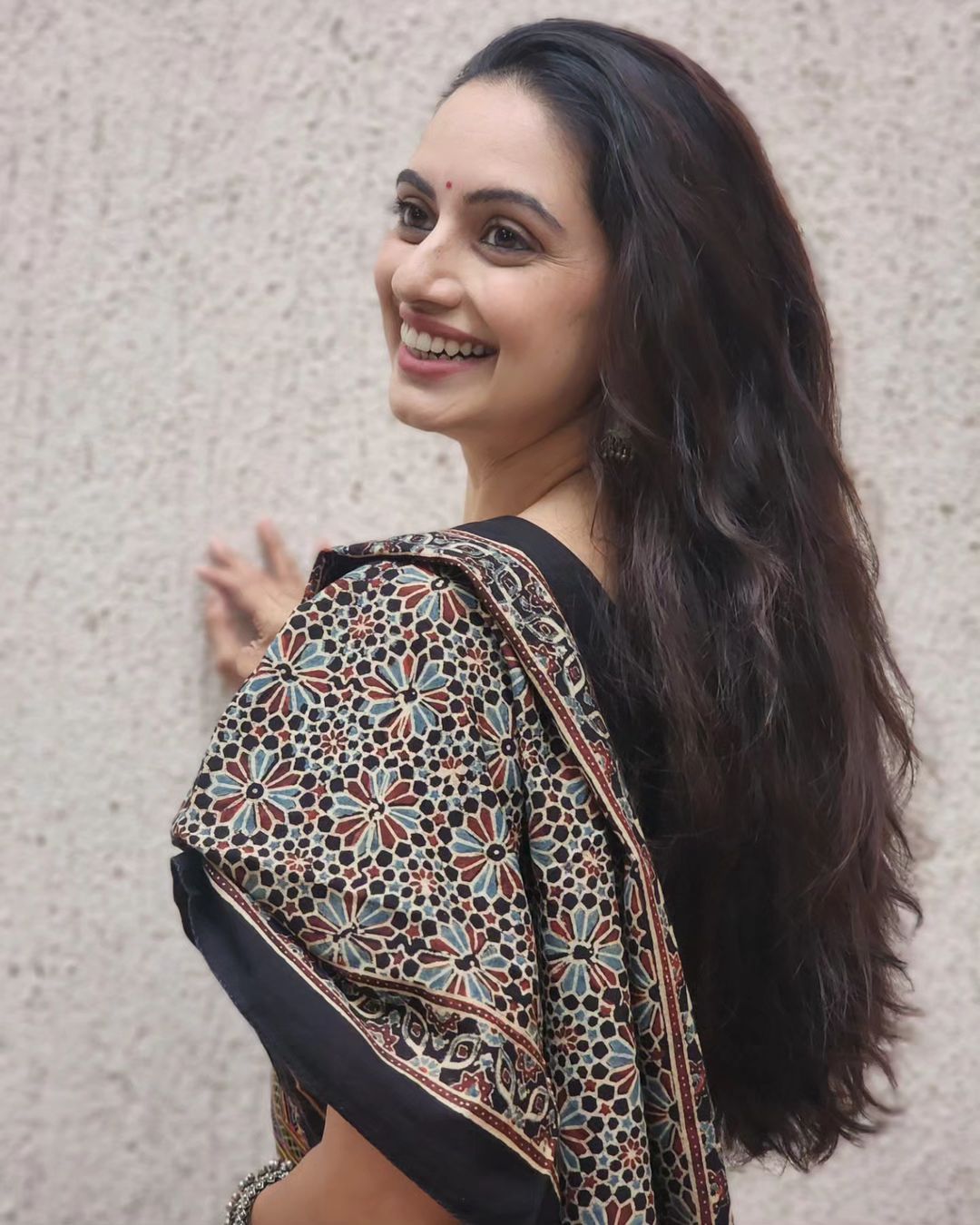 1080x1350 Video: सिल्क साडीमध्ये मनमोहक श्रुती मराठे. Marathi Actress Shruti Marathe Wearing Orange And Pink Shade Saree See Beautiful Photo Pvp 97 Visual Stories. Latest Visual Stories in Marathi at