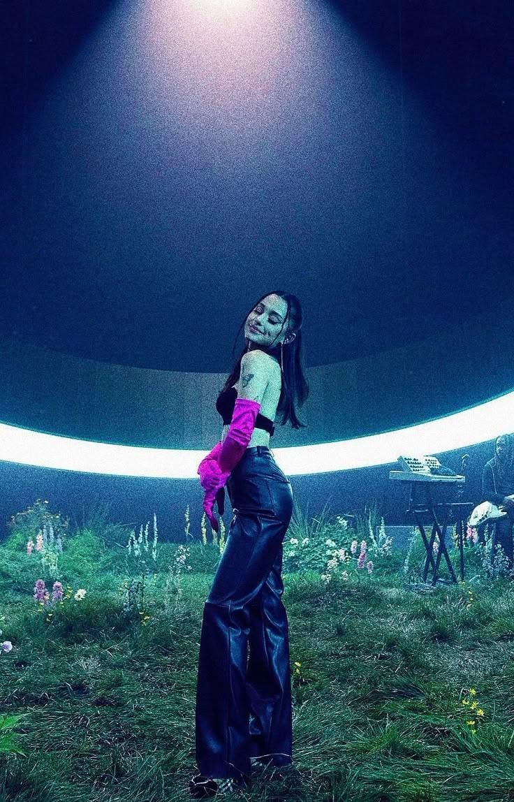 736x1148 What is your Ariana Grande (or Ariana Grande themed) wallpaper?