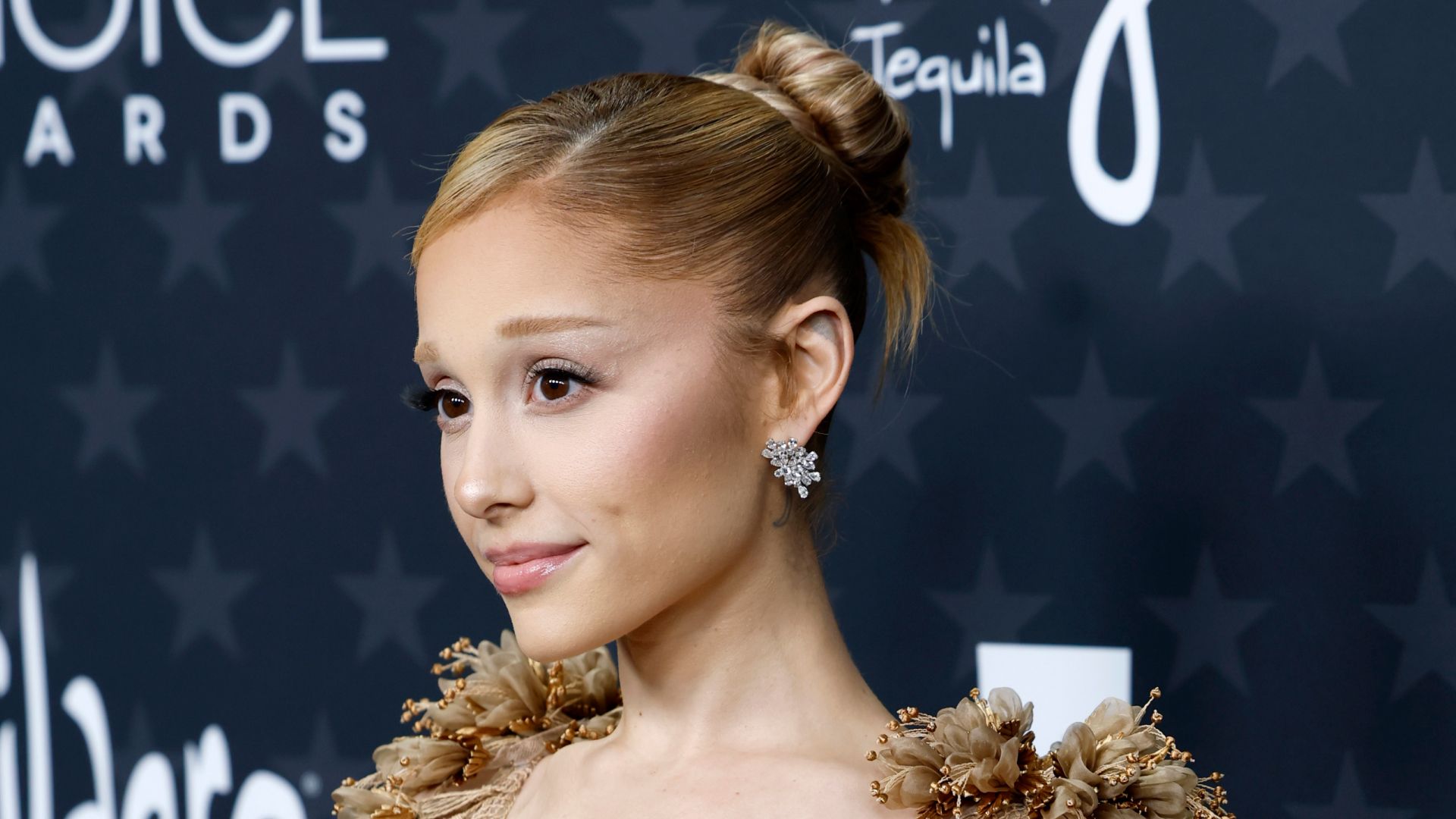 1920x1080 Ariana Grande's 2025 Critics' Choice Awards Red Carpet Look Is Giving Glinda Goes to the Ballet