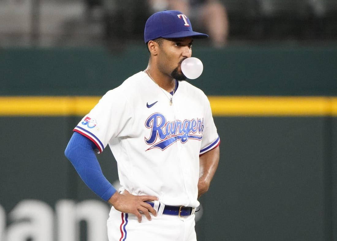 1100x785 Download Marcus Semien With Bubblegum Wallpaper