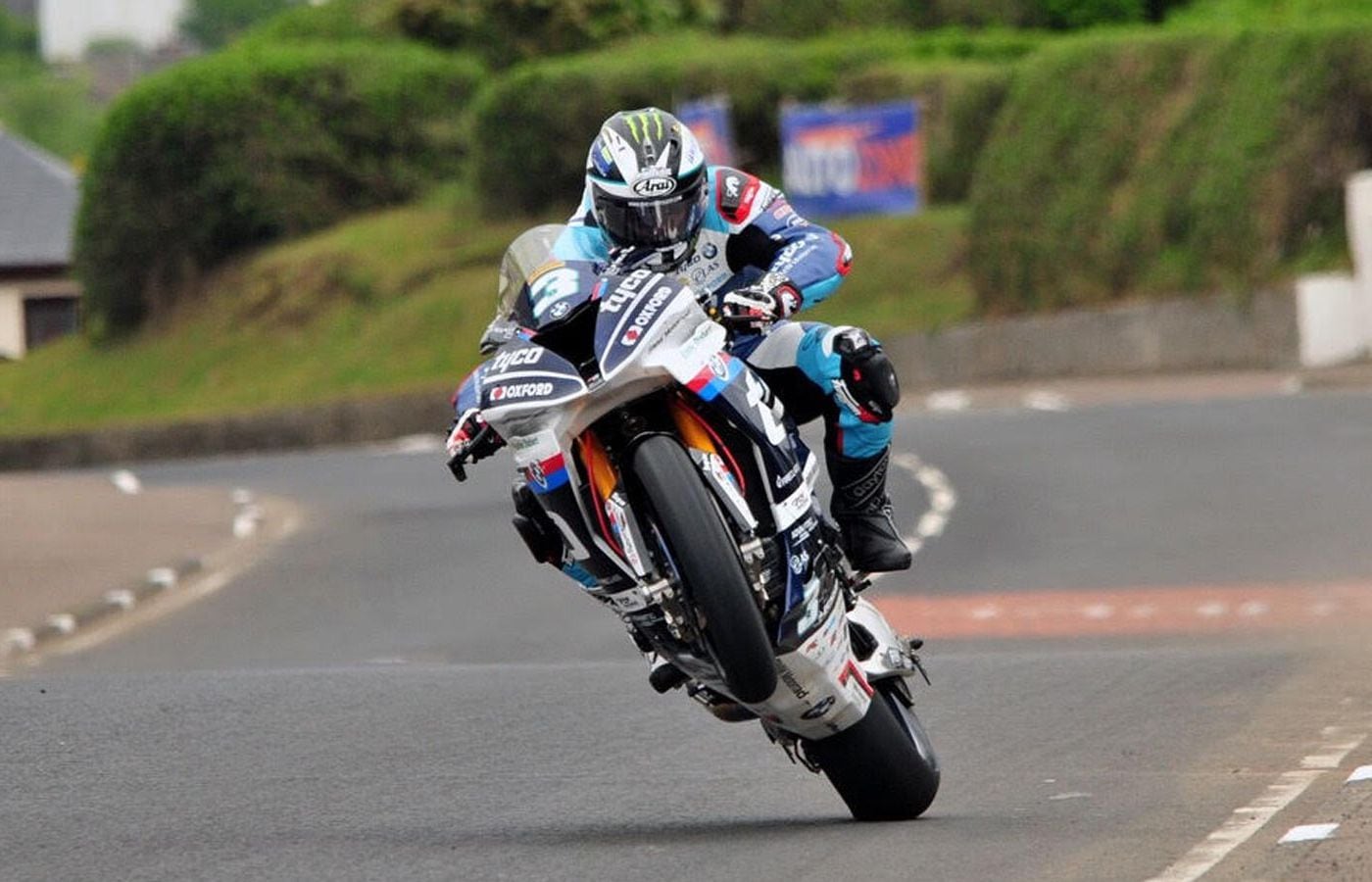 1400x900 Michael Dunlop Announces Return To Roadracing For 2019