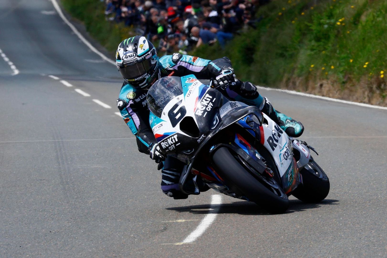 1620x1080 Who is Michael Dunlop and how many races has he won at the Isle of Man TT?