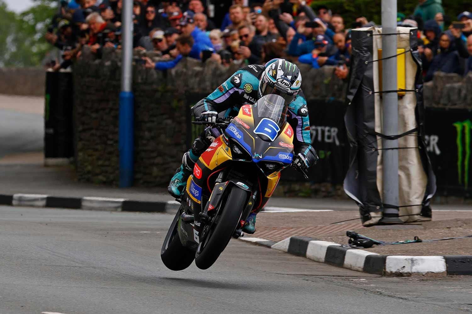 1500x1000 Michael Dunlop completes Supersport double at TT 2025