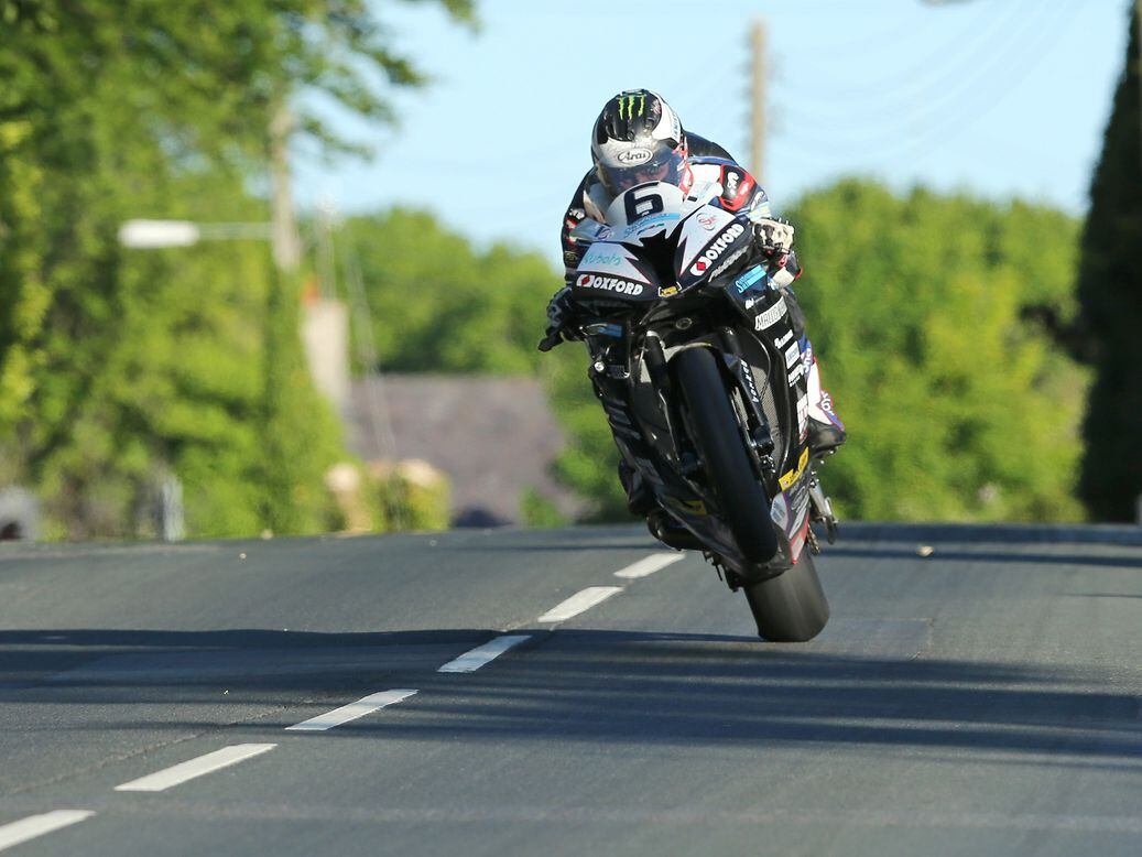 1037x778 IOMTT: Michael Dunlop Tops Day Three