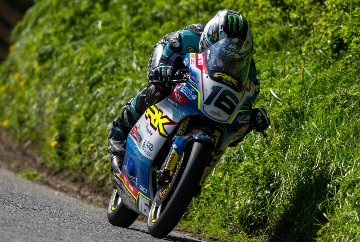1440x970 Michael Dunlop Triumphs At Cookstown 100 After Late Entry Grip & Eazi Guard