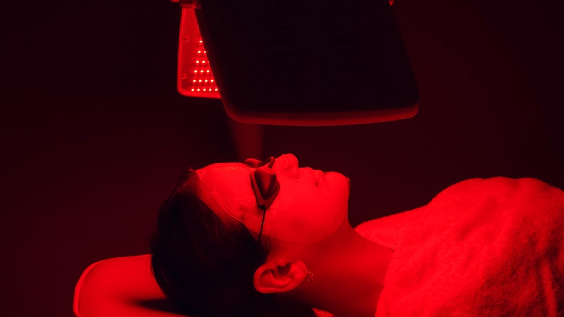 1920x1080 Skintech Medical Low Light Therapy to Light Up Your Skin. Skin Checks and Treatments