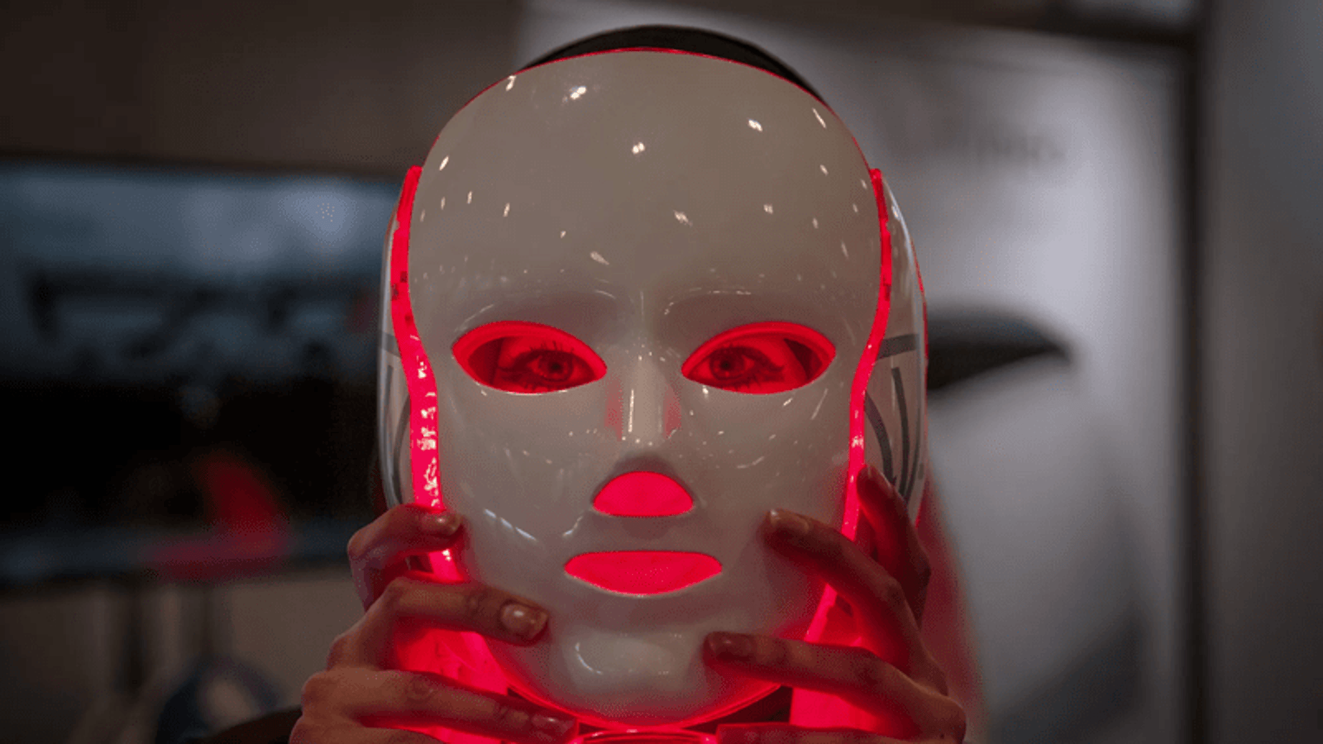 1920x1080 Does Red Light Therapy Work? What The Research Says