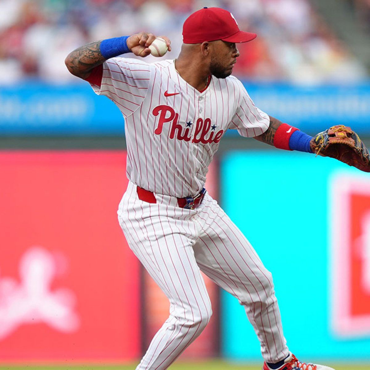 1200x1200 Phillies news: Edmundo Sosa joins handshake line after scary collision