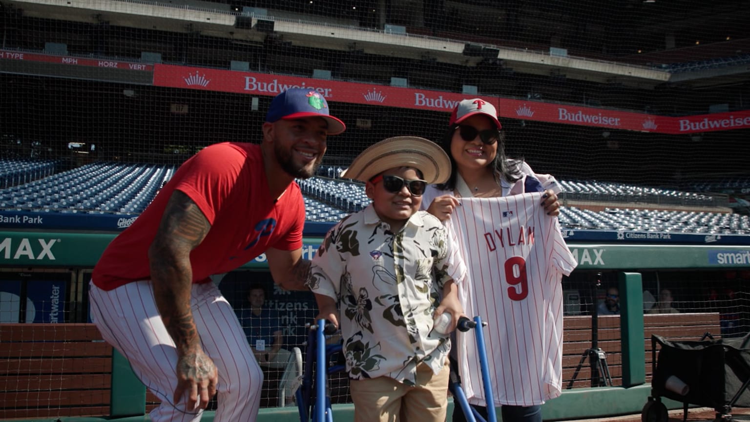 1536x864 Edmundo Sosa meets young Phillies' fan