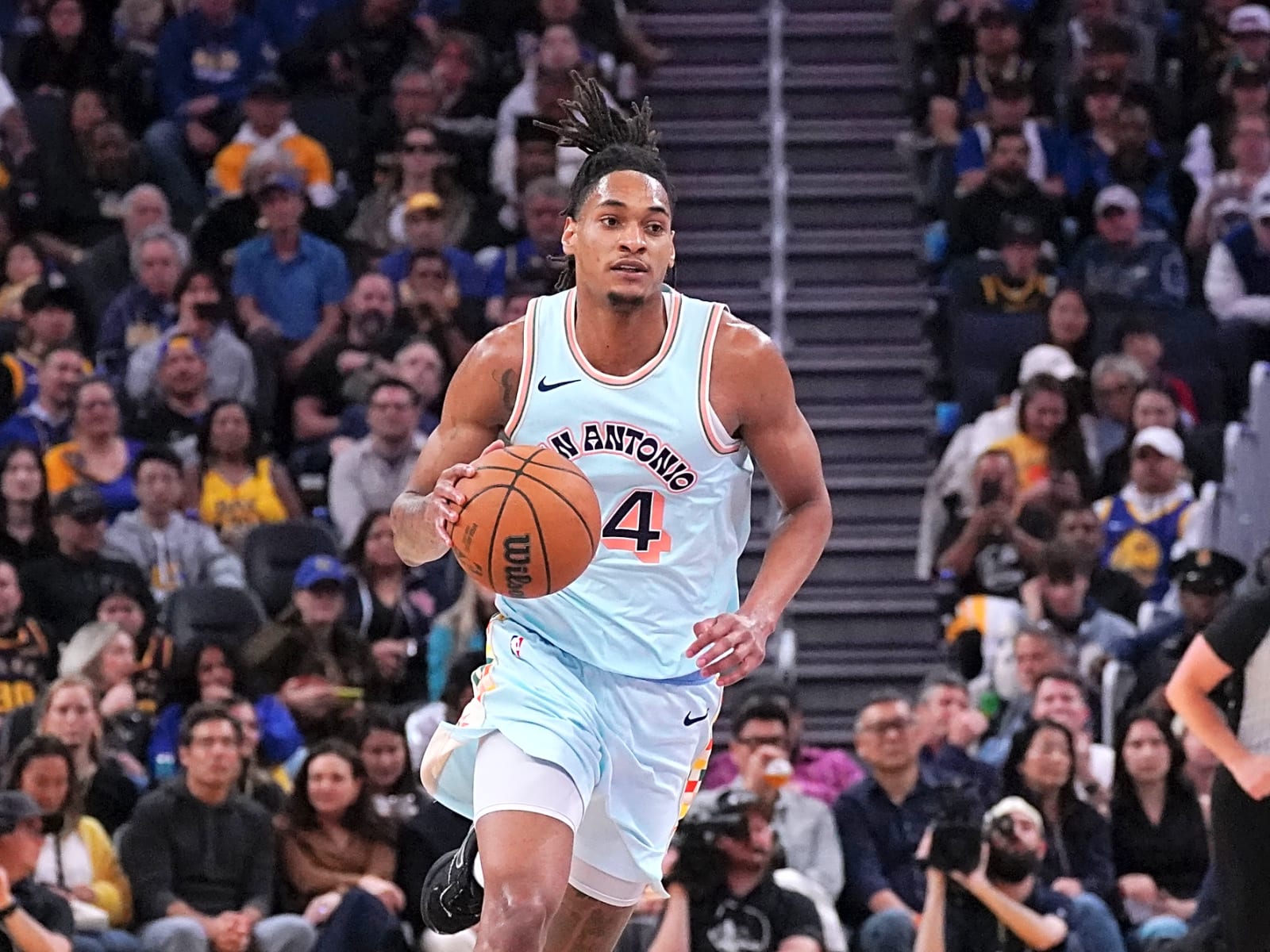 1600x1200 NBA Trade Idea: Lakers Acquire Devin Vassell, Keldon Johnson From Spurs
