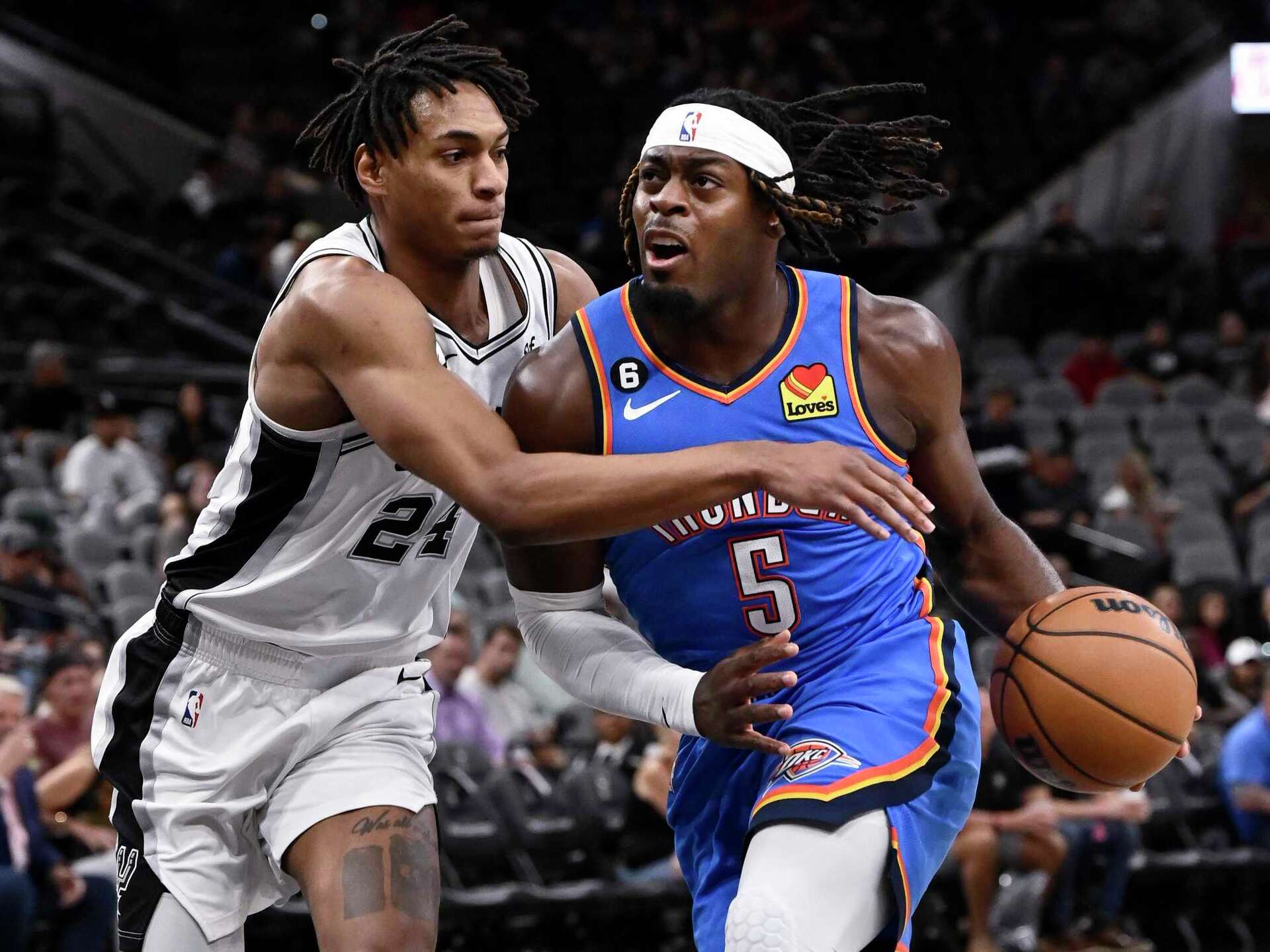 1920x1440 Spurs' Devin Vassell earns kudos for preseason aggressiveness
