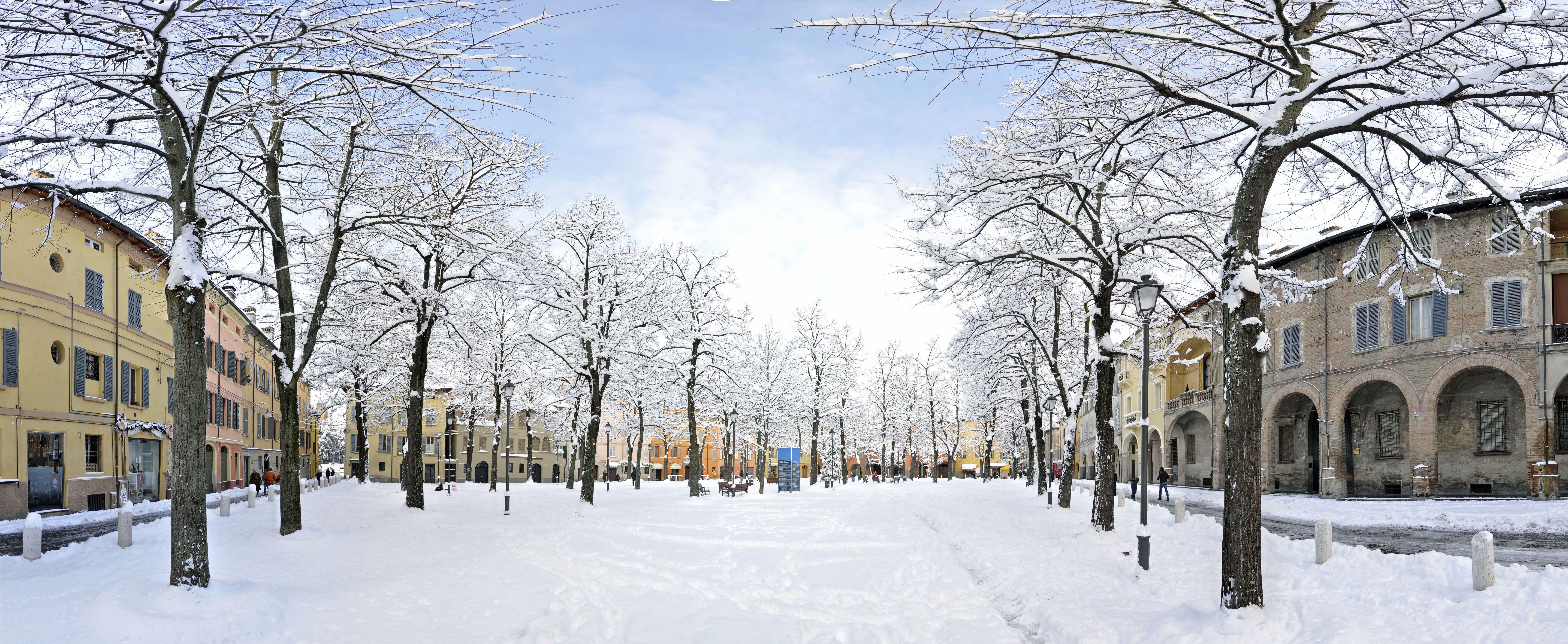 8888x3653 Piazza Fontanesi Emilia, Italy 2009