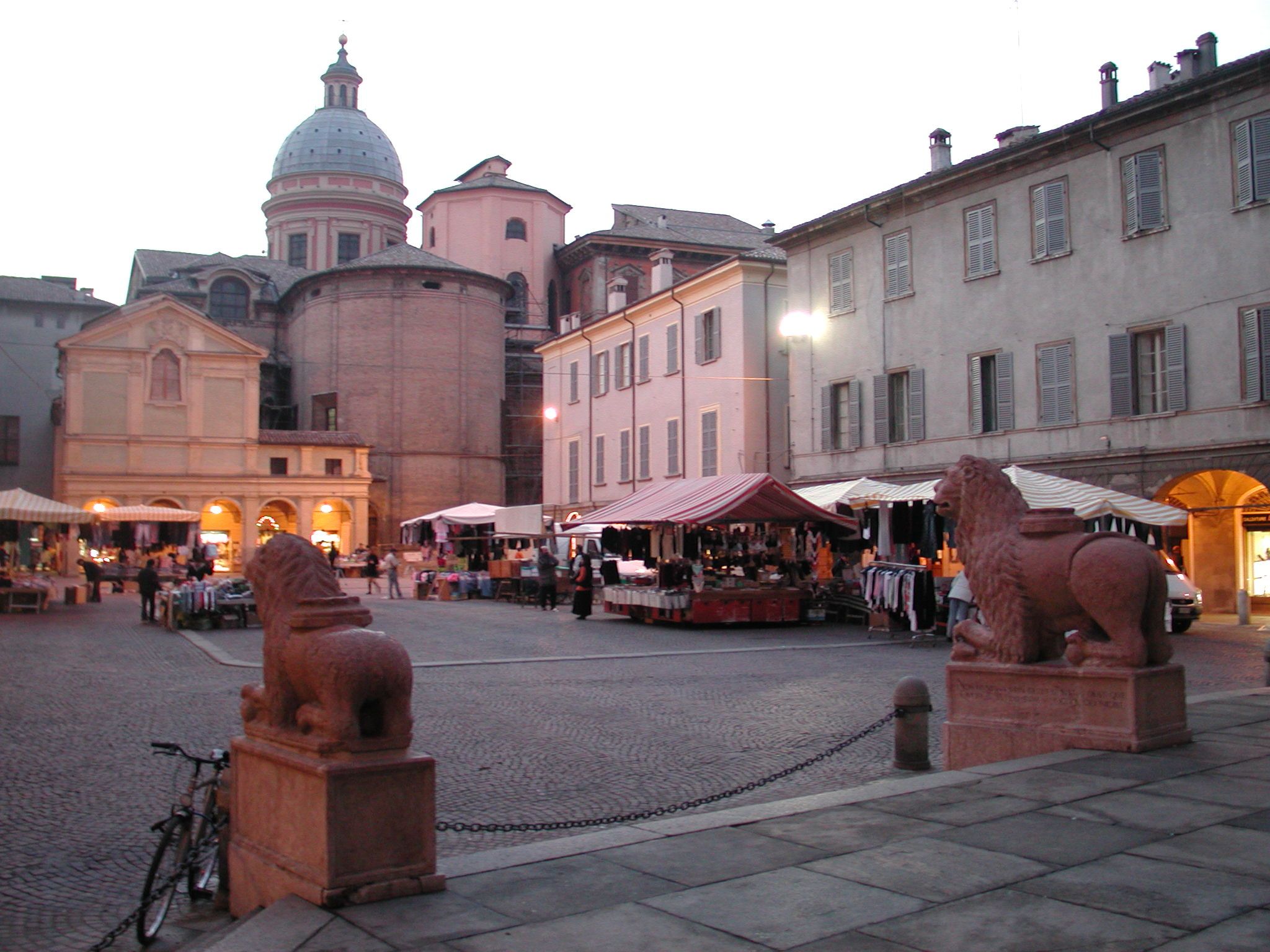 2048x1536 Reggio Emilia