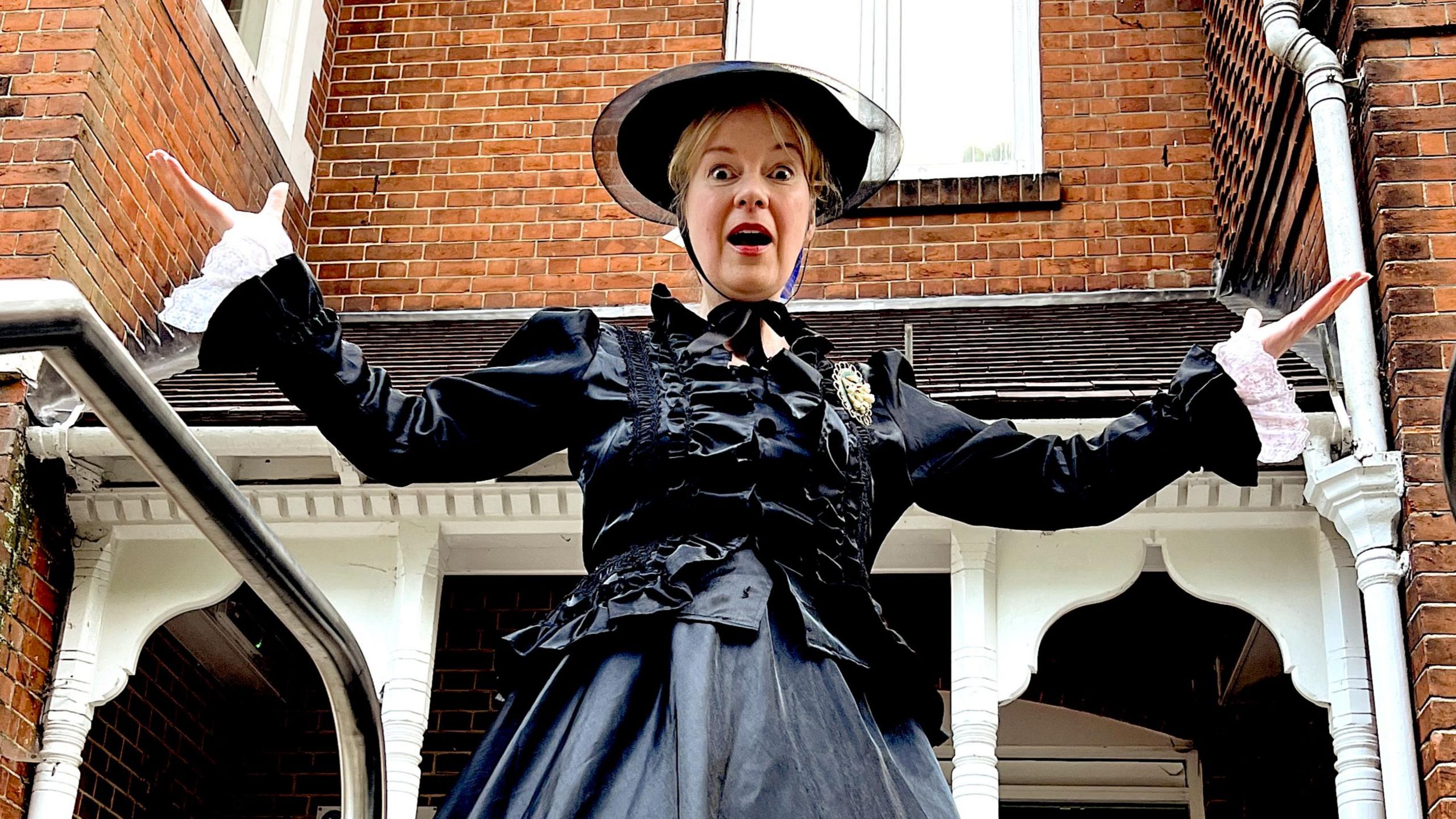 2560x1440 Marlow woman brings Frankenstein author Mary Shelley back to life