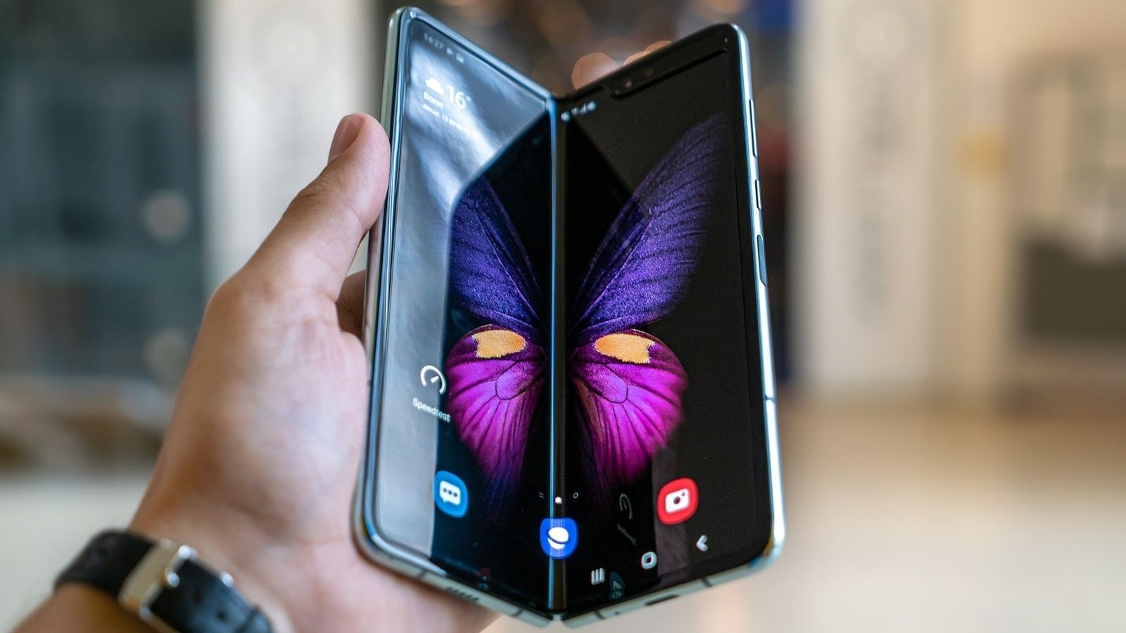 1600x900 Samsung Galaxy Z Fold 6 leak hints at redesigned outer display and sharper corners. Mobile News (HT Tech)