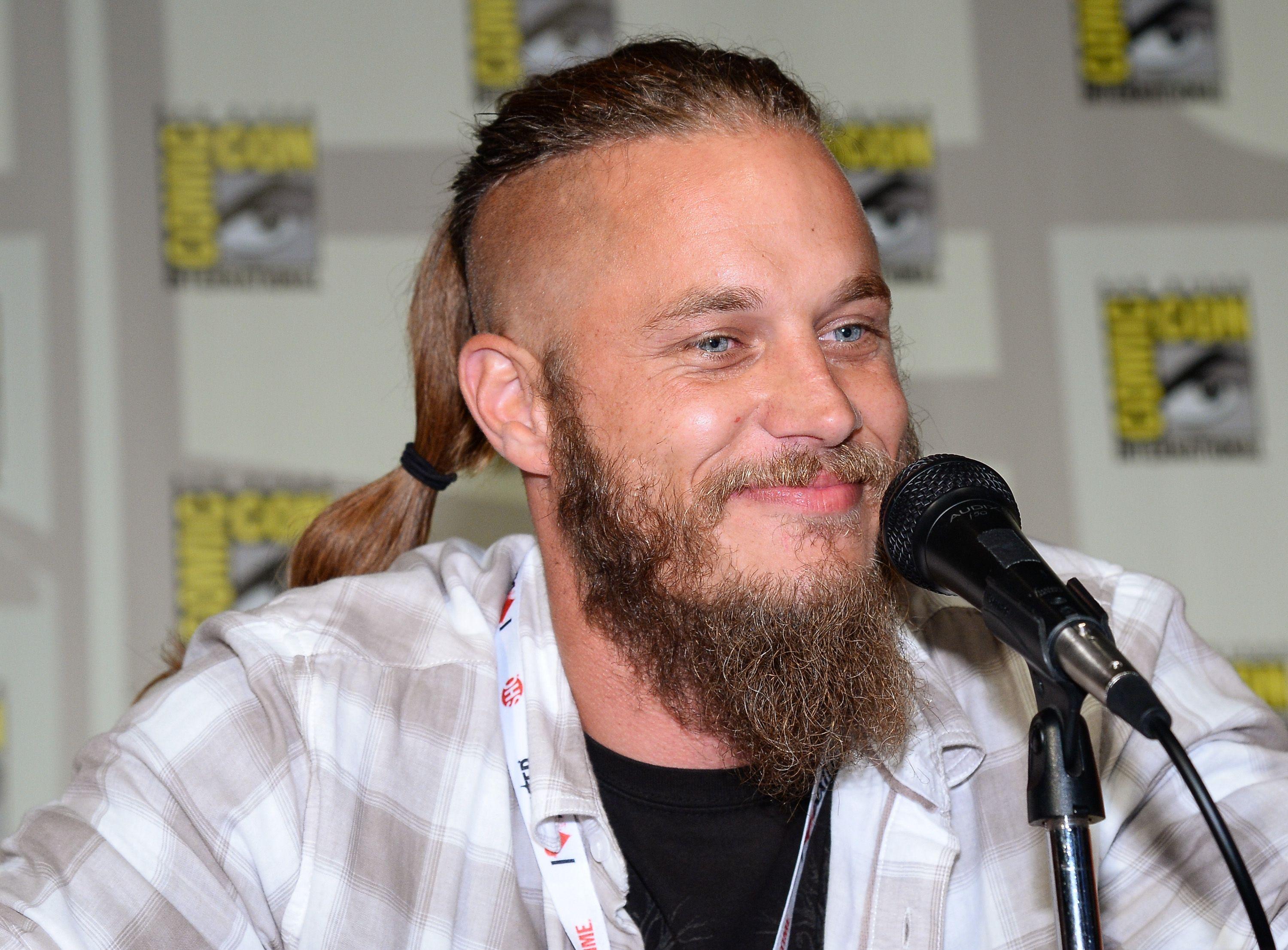 3000x2211 Travis Fimmel Wallpaper