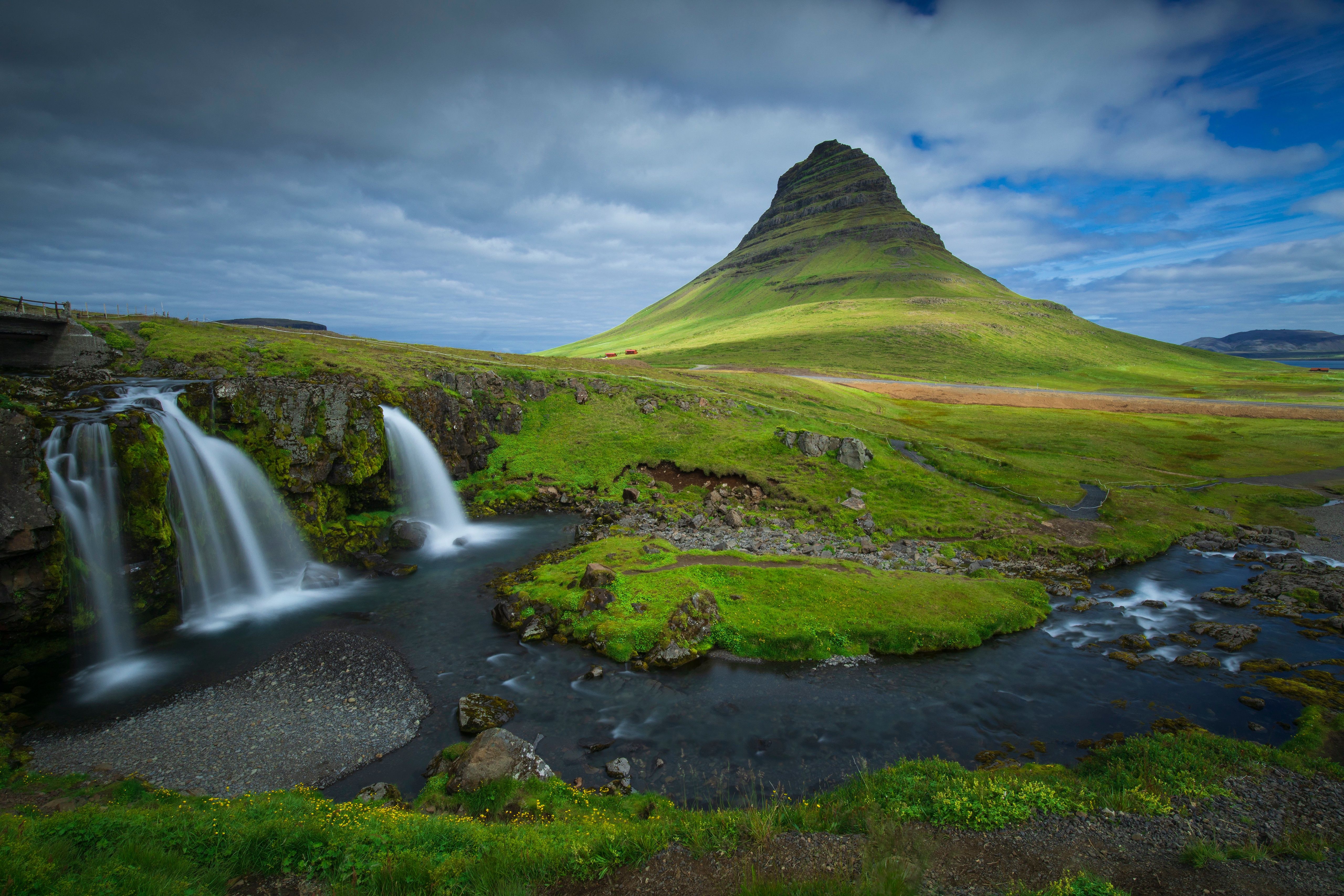 5120x3413 Kirkjufell & Kirkjufoss