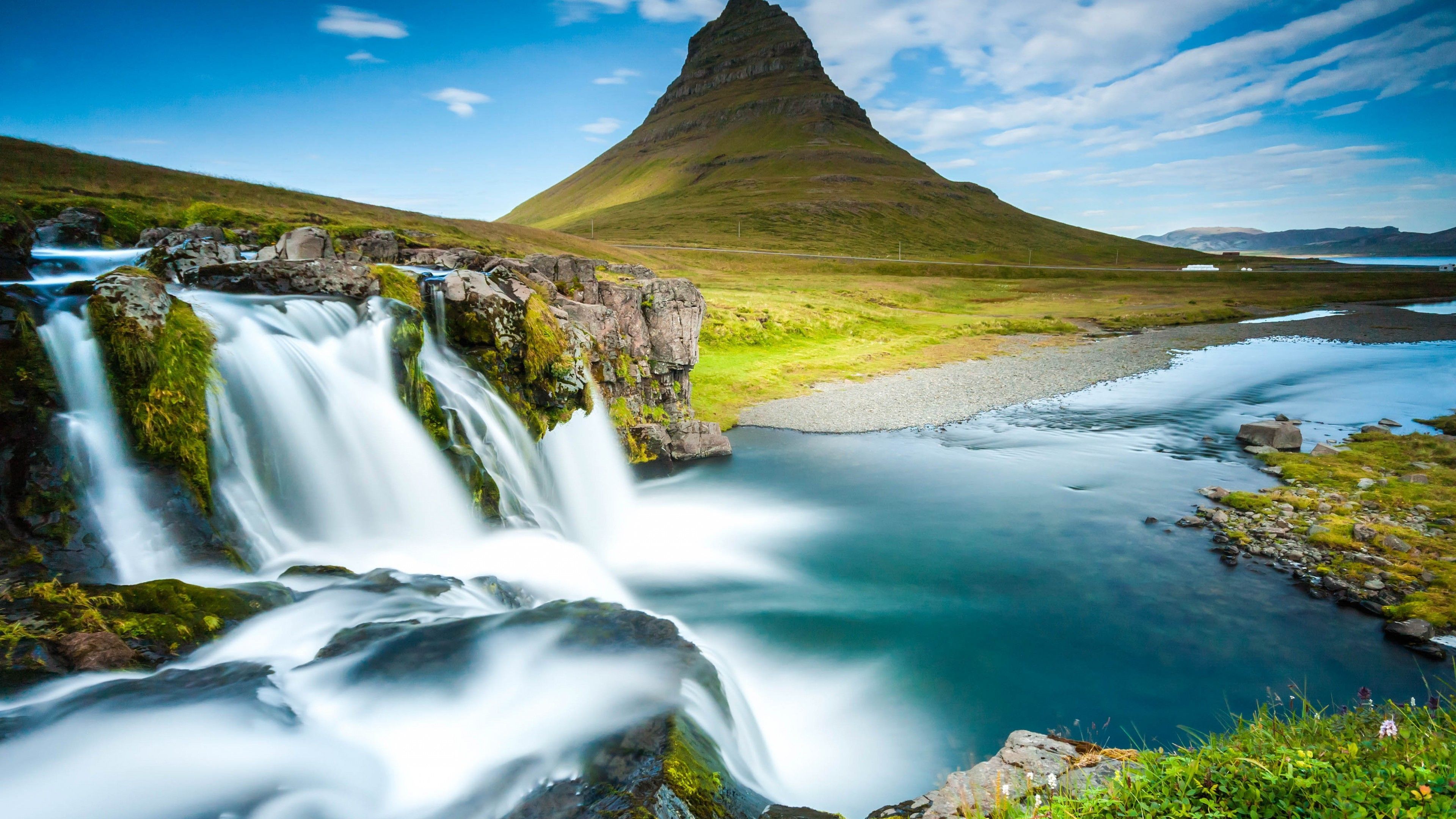 3840x2160 Kirkjufell (Iceland) Wallpaper