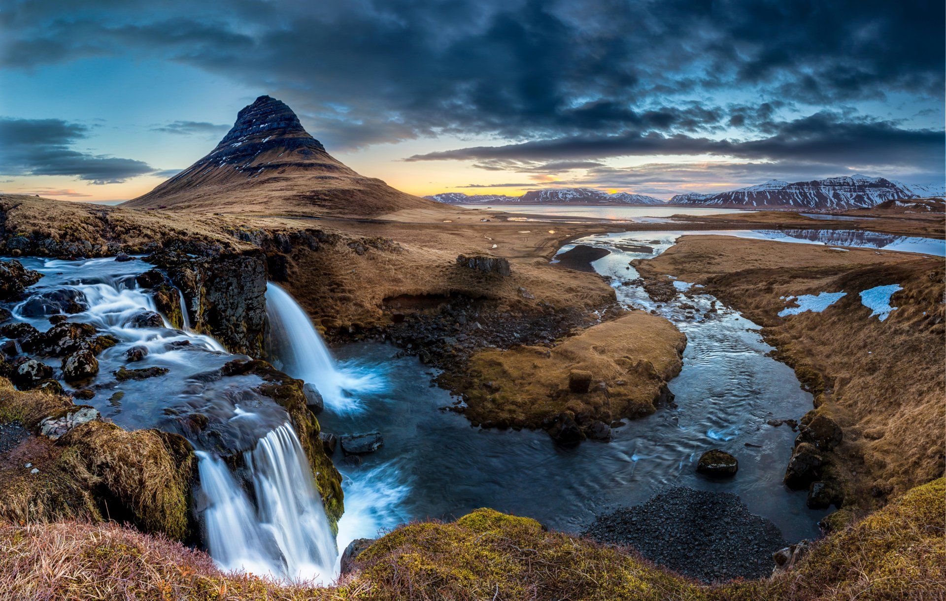 1920x1220 Kirkjufoss Waterfall and Kirkjufell Mountain
